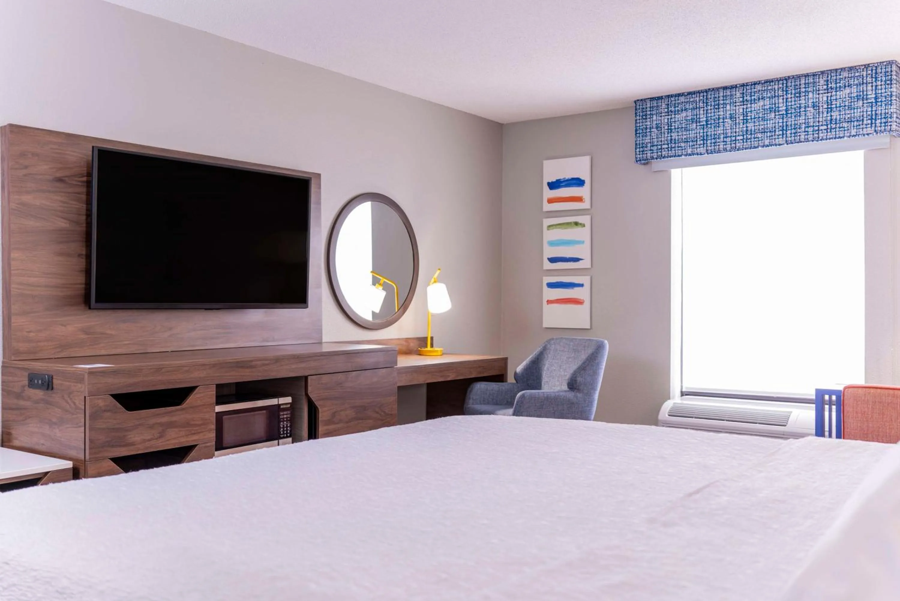 Bed in Hampton Inn & Suites St. Louis-Chesterfield