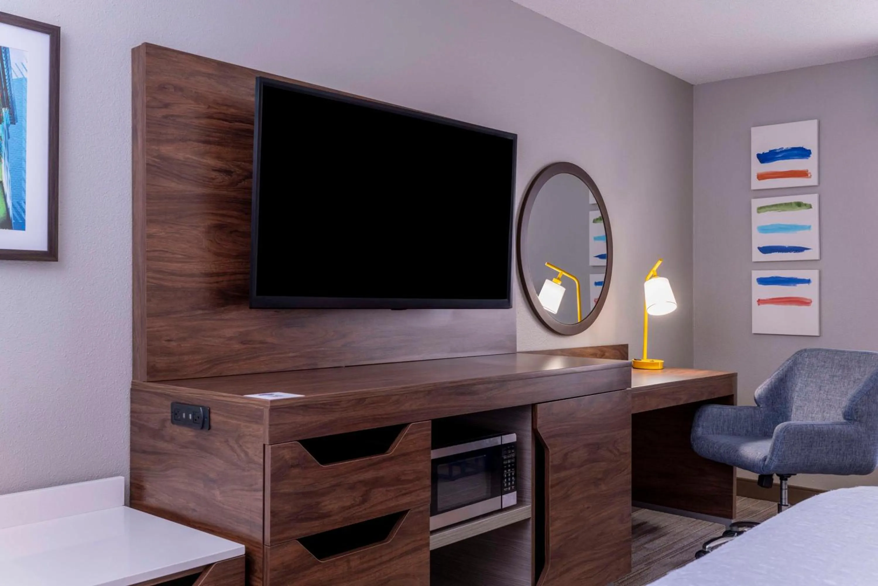 Bedroom in Hampton Inn & Suites St. Louis-Chesterfield