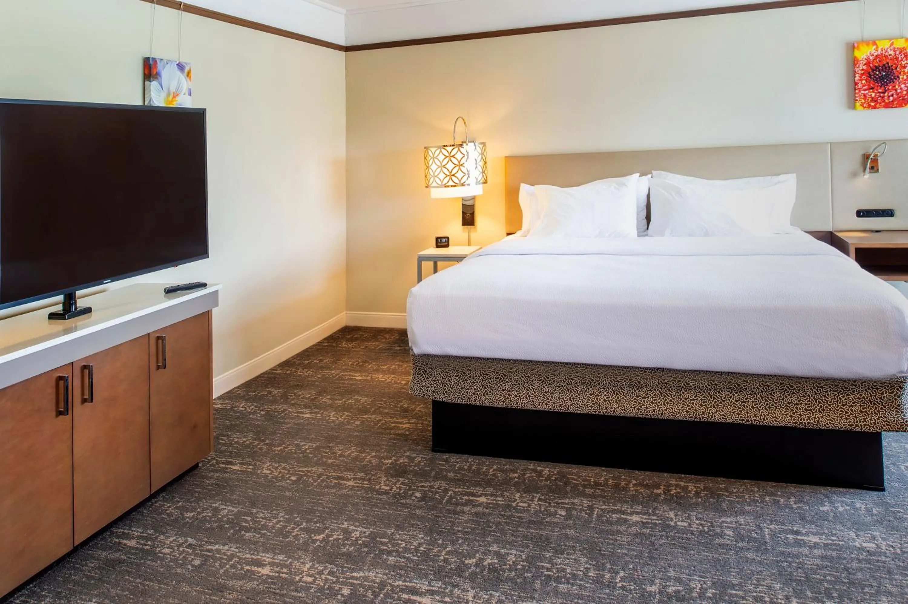 Bed in Hilton Garden Inn St. Louis/Chesterfield