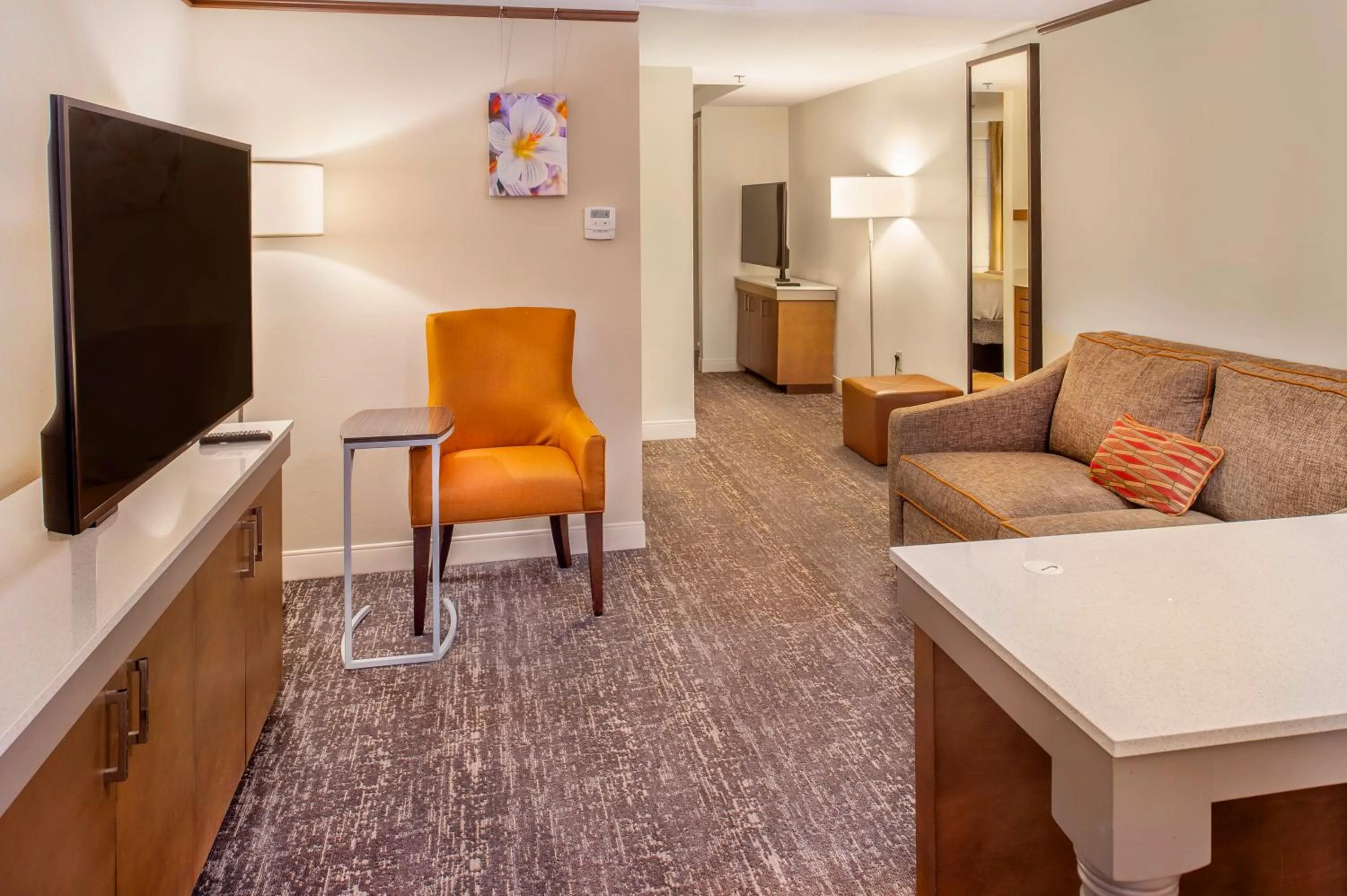 Seating area in Hilton Garden Inn St. Louis/Chesterfield