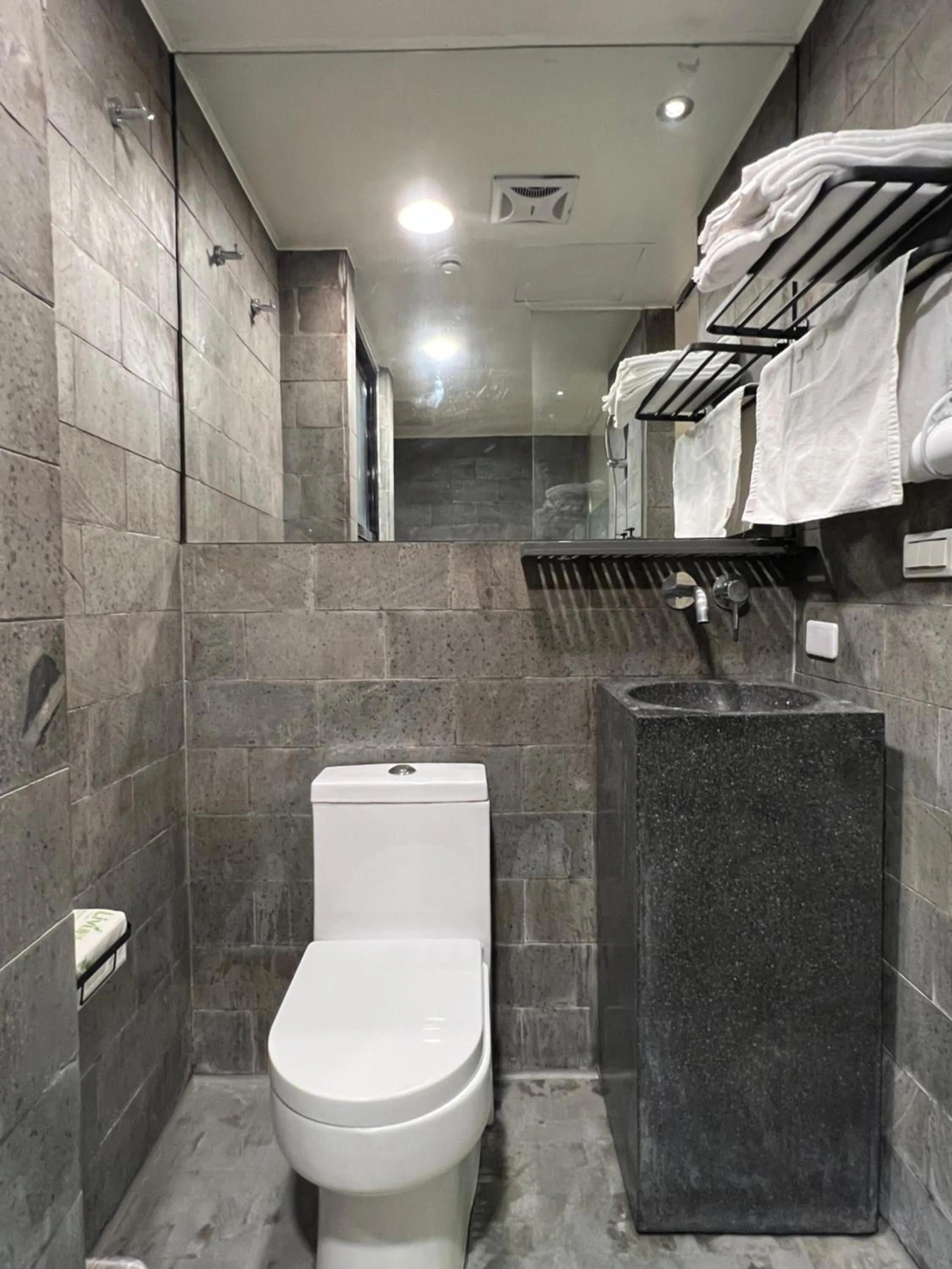 Bathroom in Angel's Inn