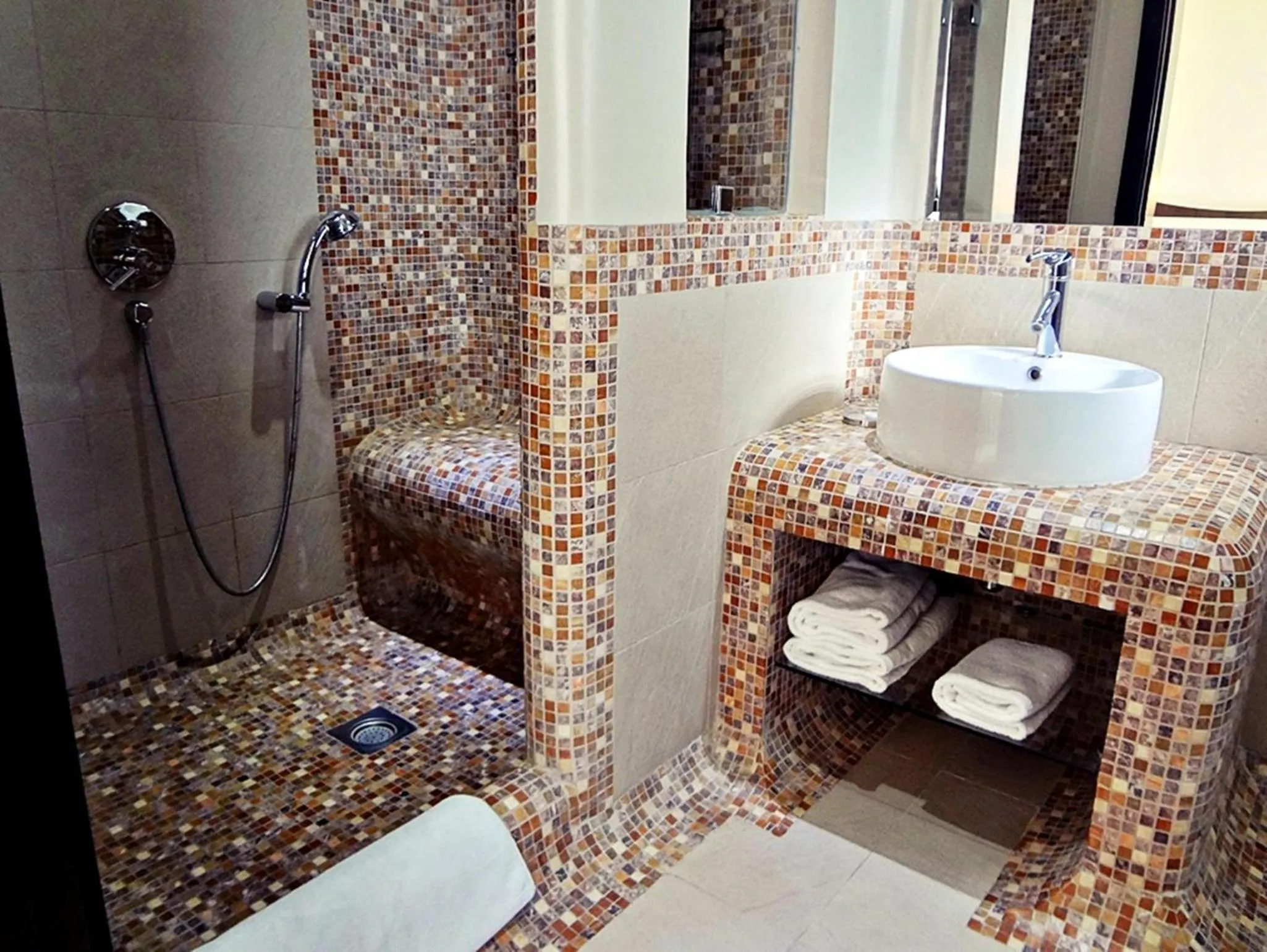 Bathroom in Al Raya Suites Hotel