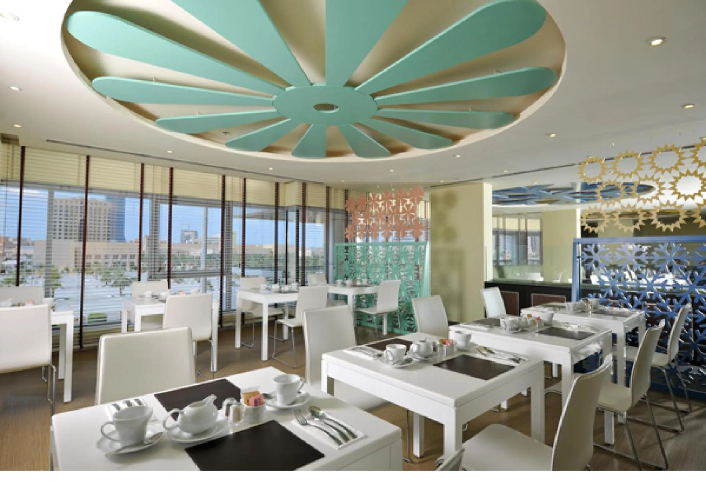 Restaurant/places to eat in Al Raya Suites Hotel