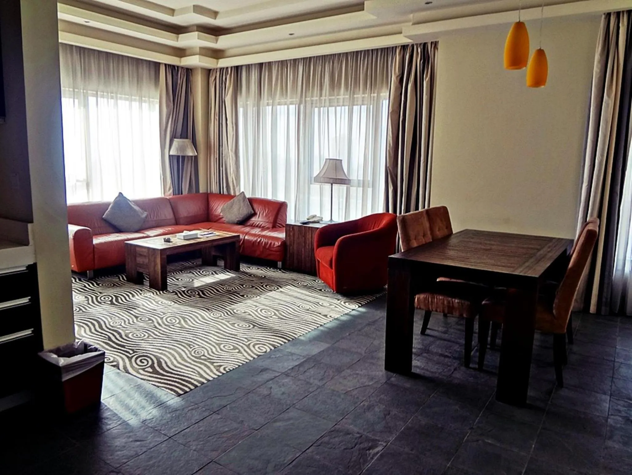 Living room in Al Raya Suites Hotel