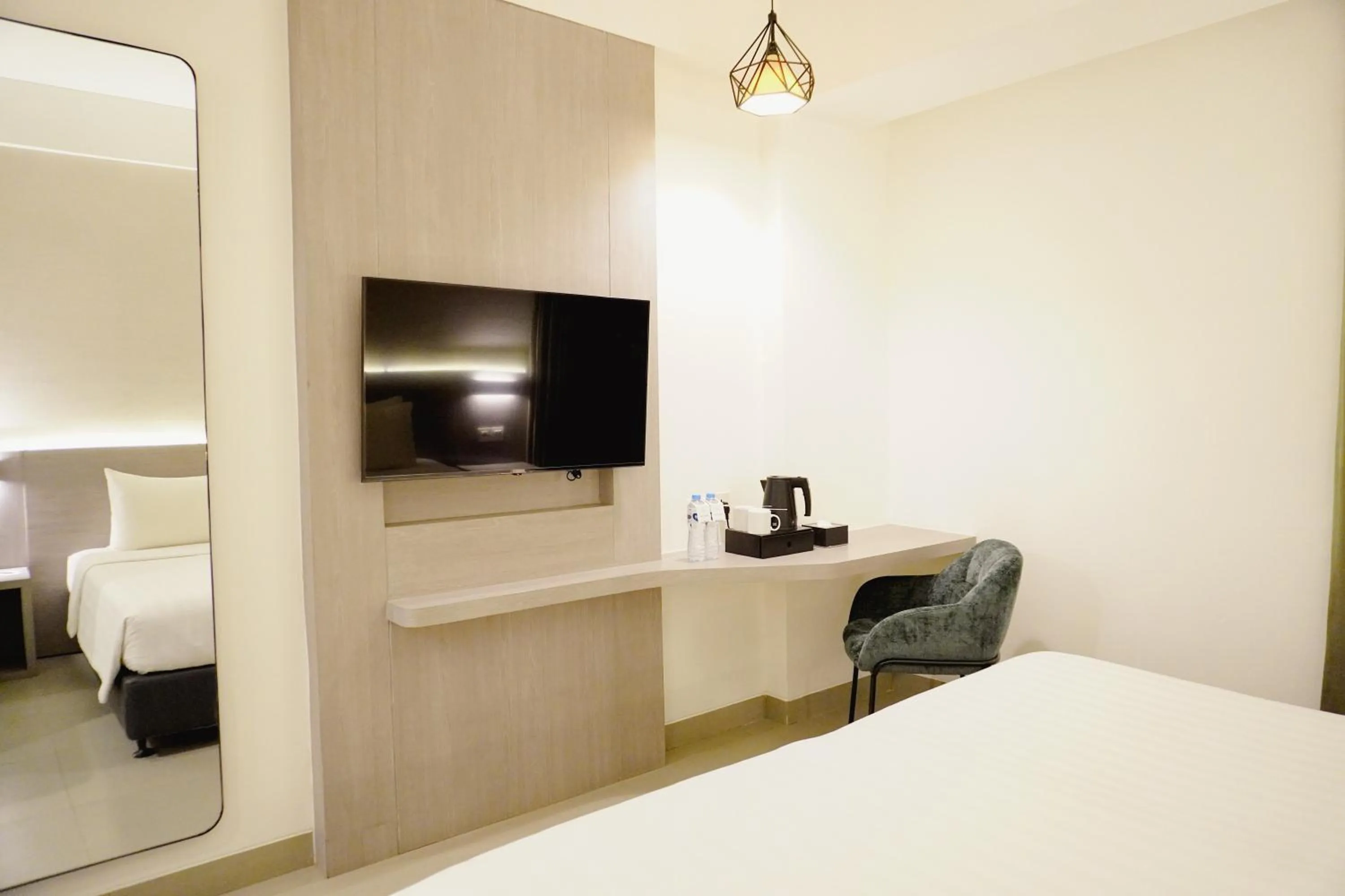 TV and multimedia, Bed in Laska Hotel Subang