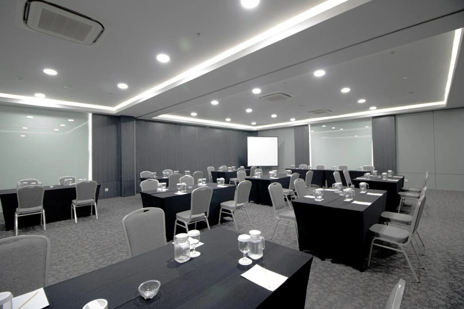 Meeting/conference room in favehotel Subang