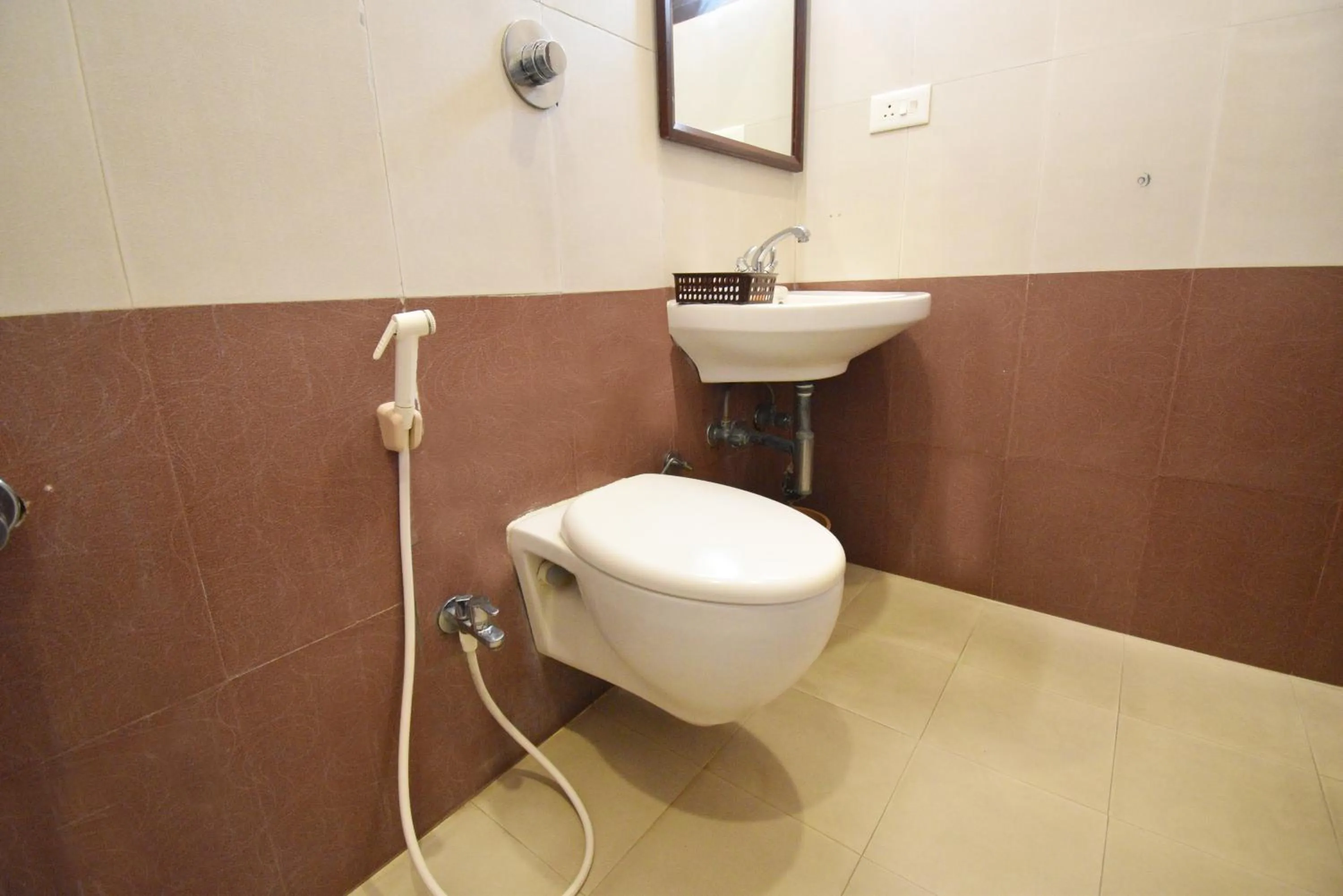 Bathroom in Pondicherry Executive Inn
