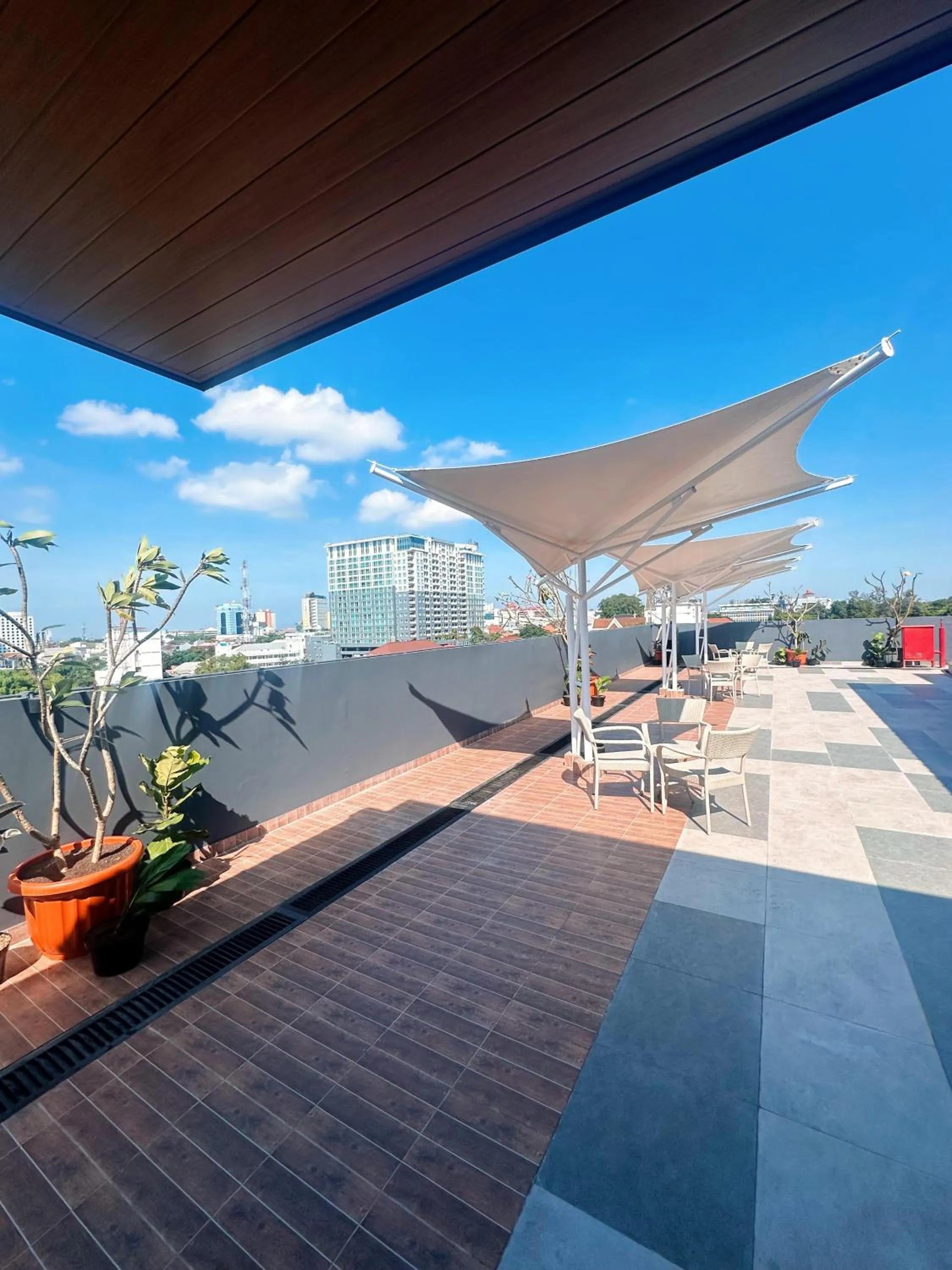 Lounge or bar in Oakwood Merdeka Bandung