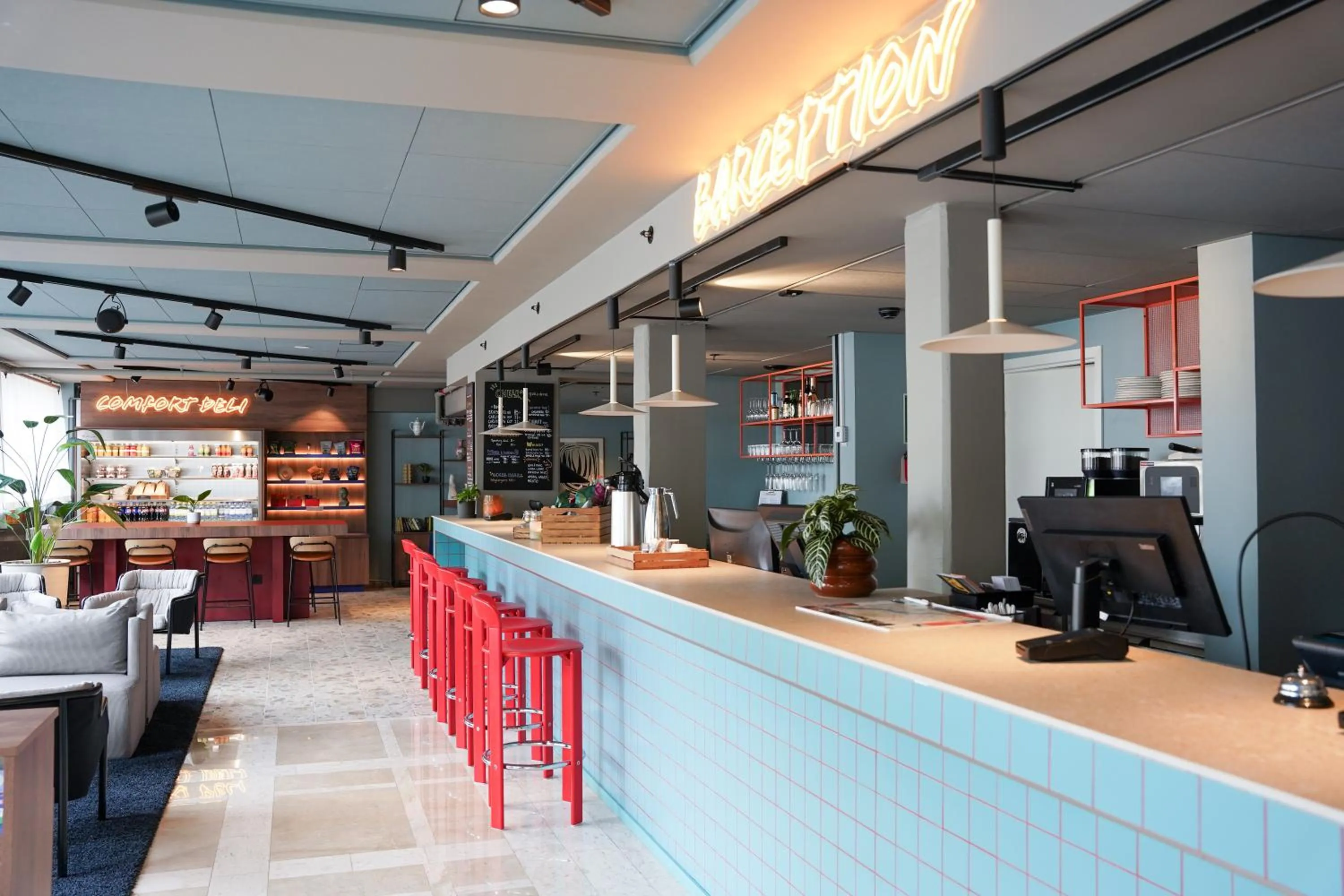 Lobby or reception in Comfort Hotel Panorama