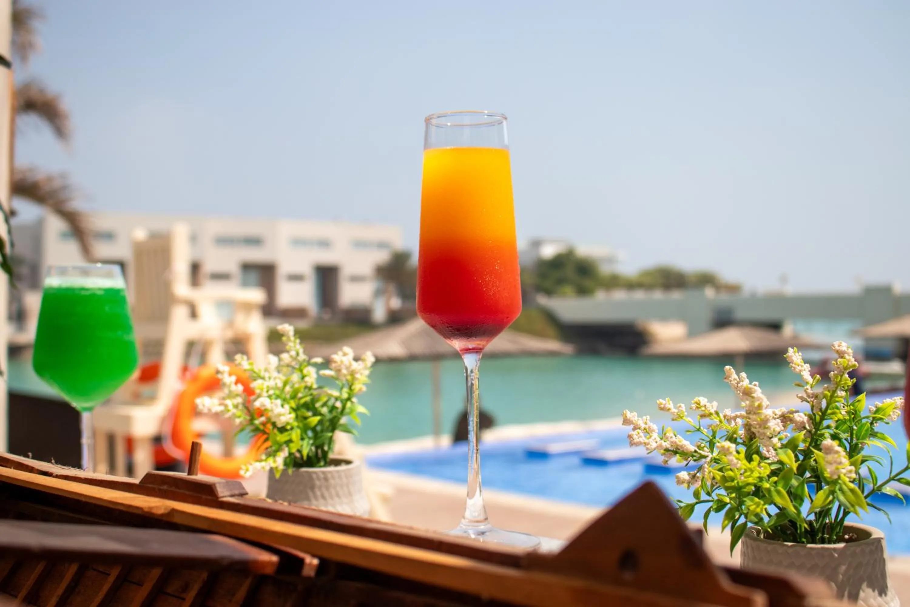 Swimming pool in Dragon Beach Hotel
