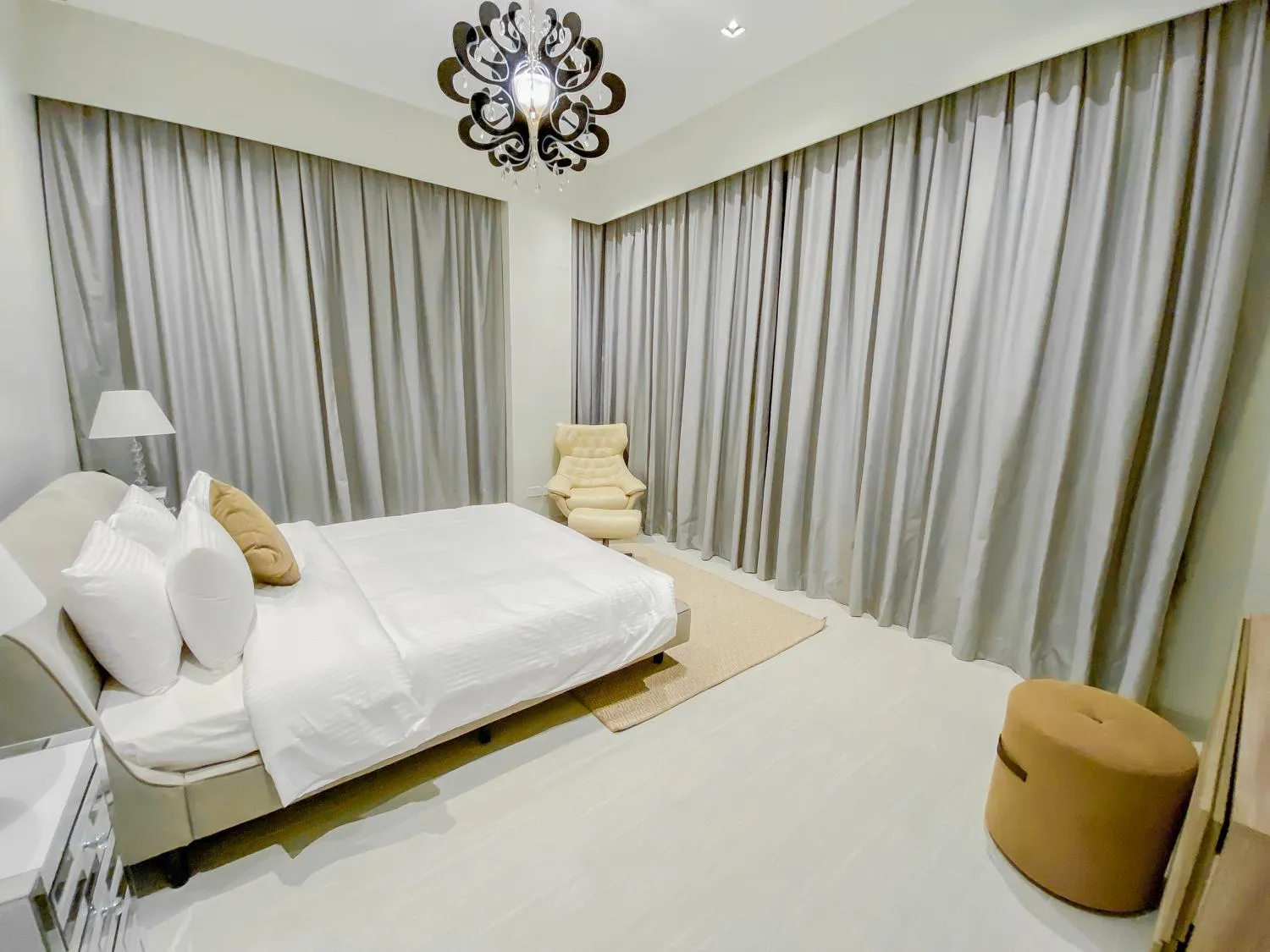 Bed in Dragon Beach Hotel