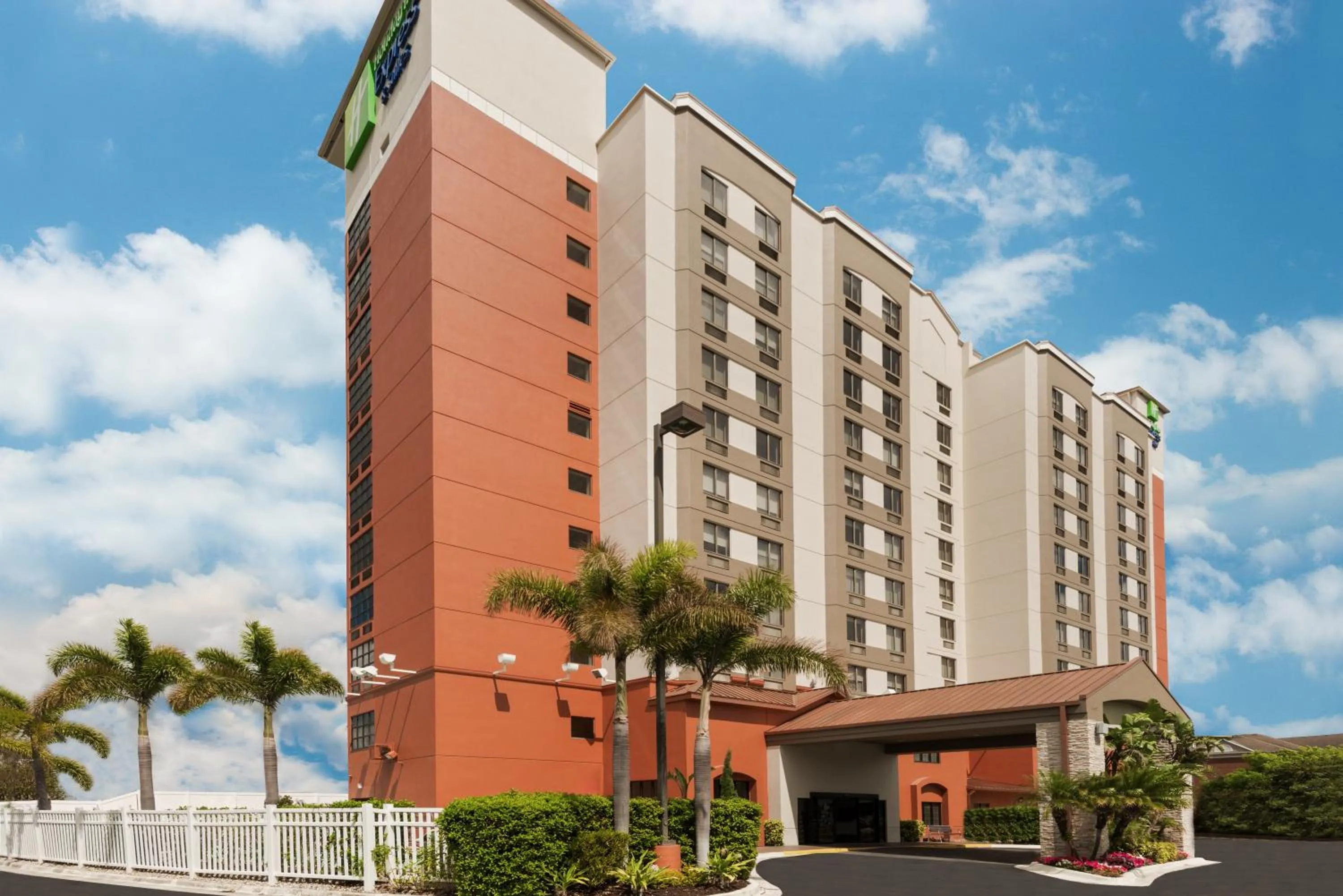 Property building in Holiday Inn Express & Suites - Nearest Universal Orlando by IHG