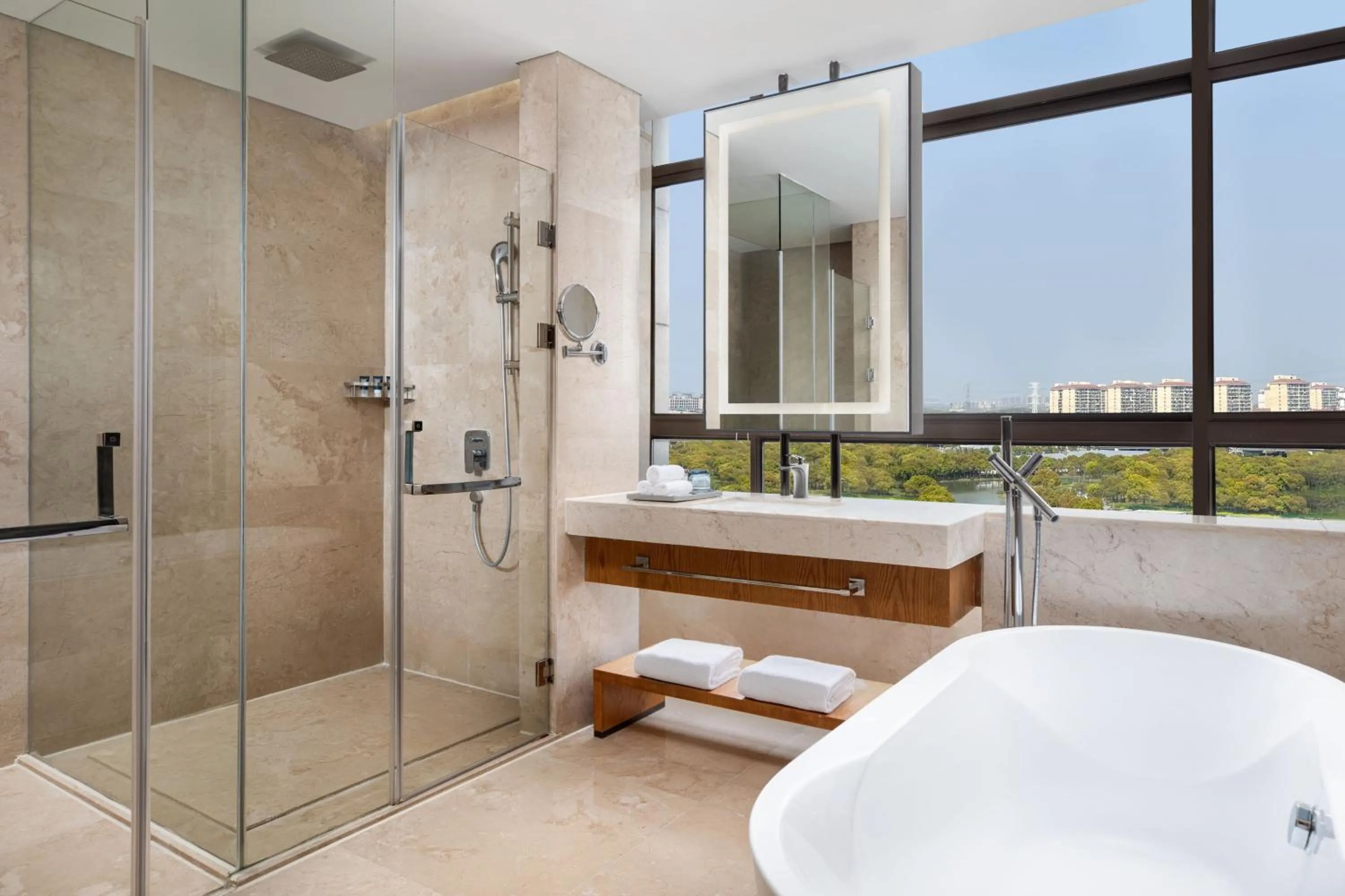 Photo of the whole room in Four Points by Sheraton Shanghai, Kangqiao