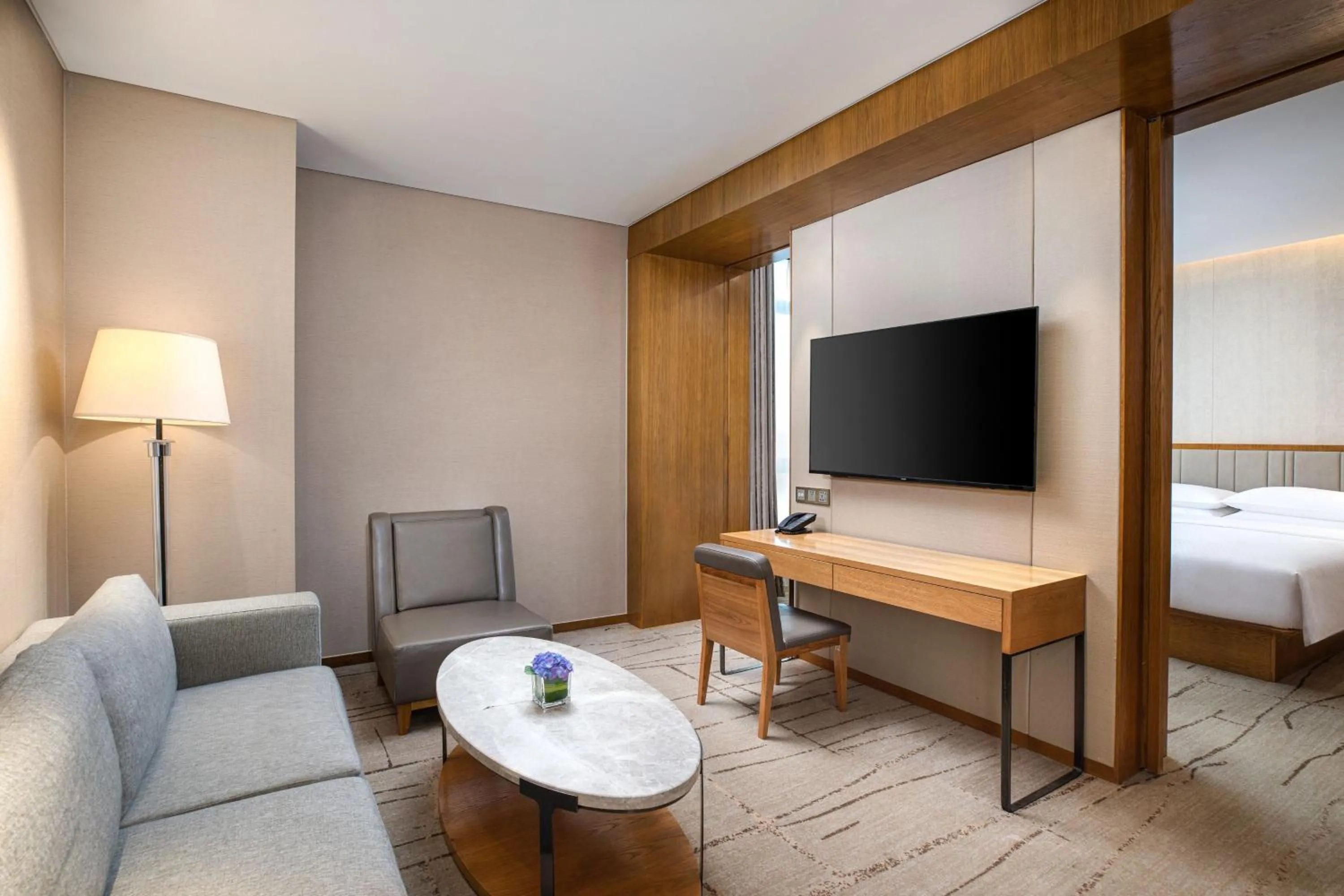 Photo of the whole room, Bed in Four Points by Sheraton Shanghai, Kangqiao