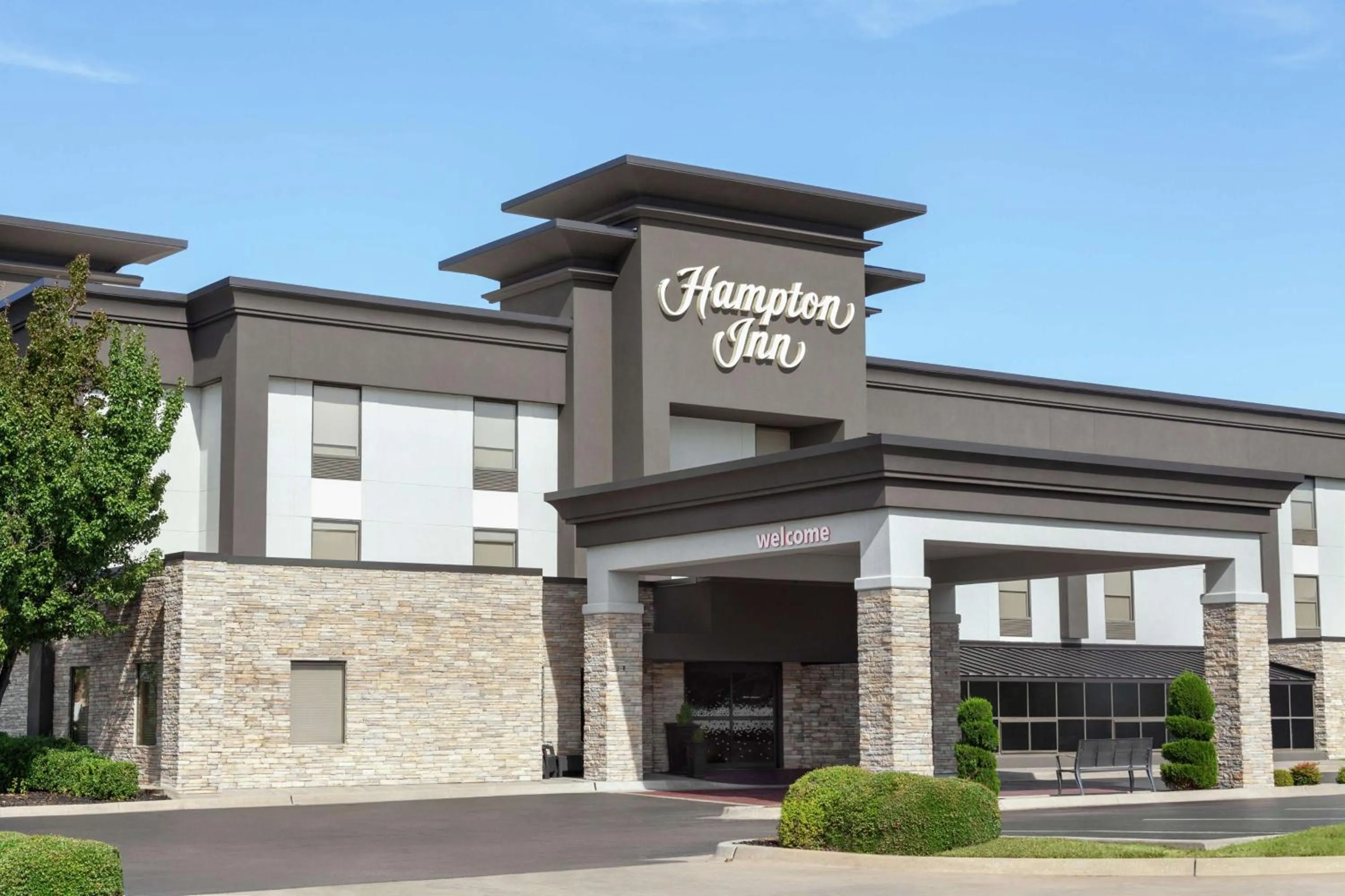 Property building in Hampton by Hilton Oklahoma City I-40 East- Tinker AFB