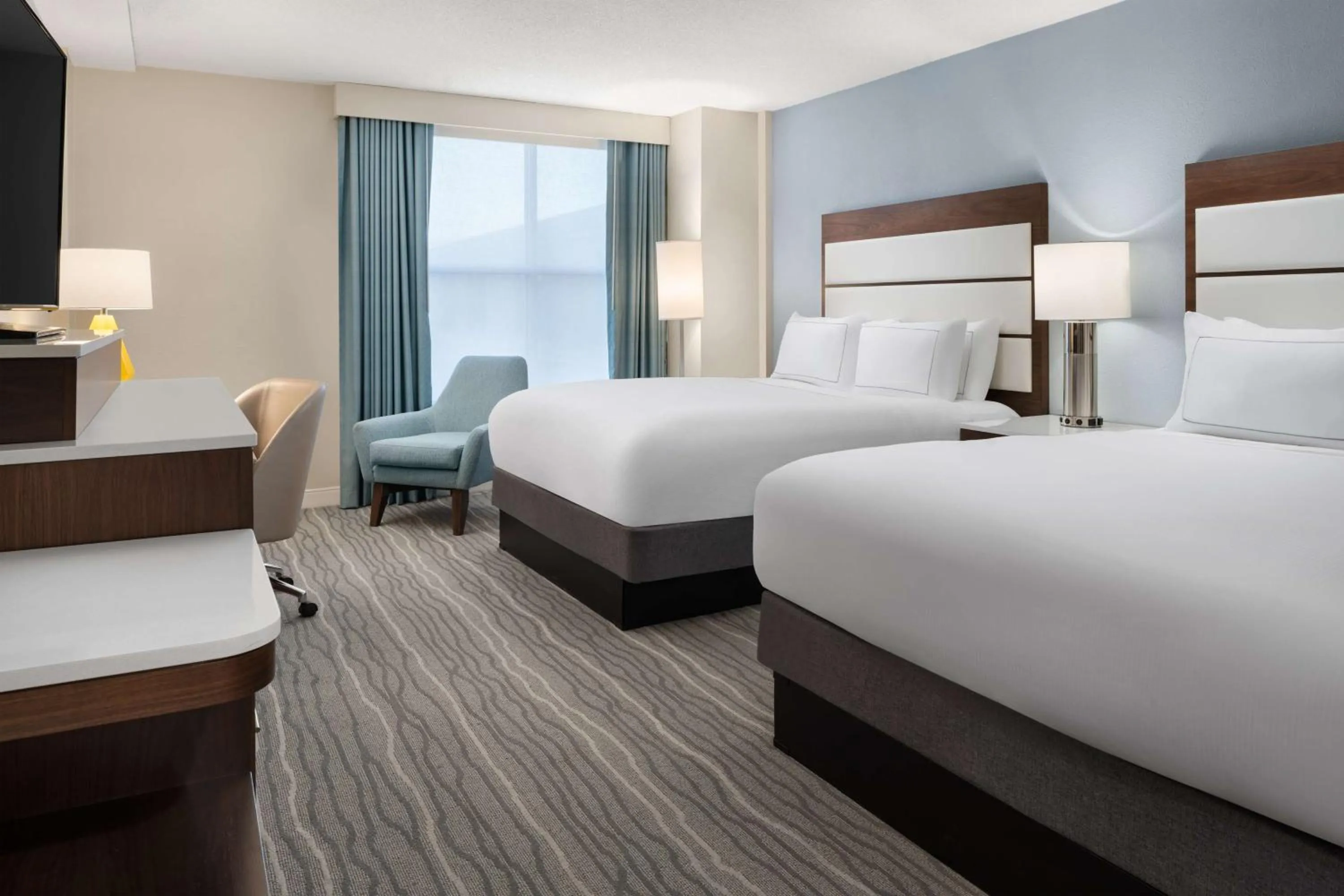 Bed in DoubleTree by Hilton Norfolk Airport