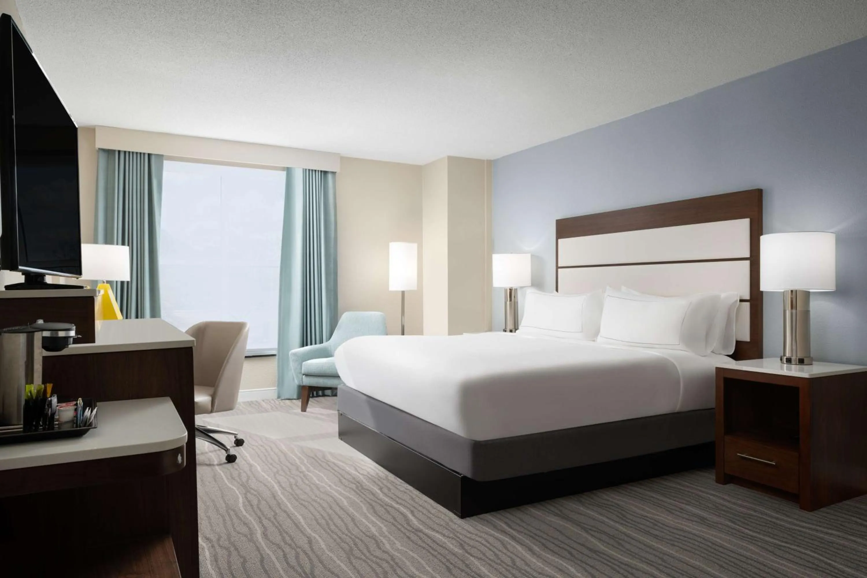 Bed in DoubleTree by Hilton Norfolk Airport