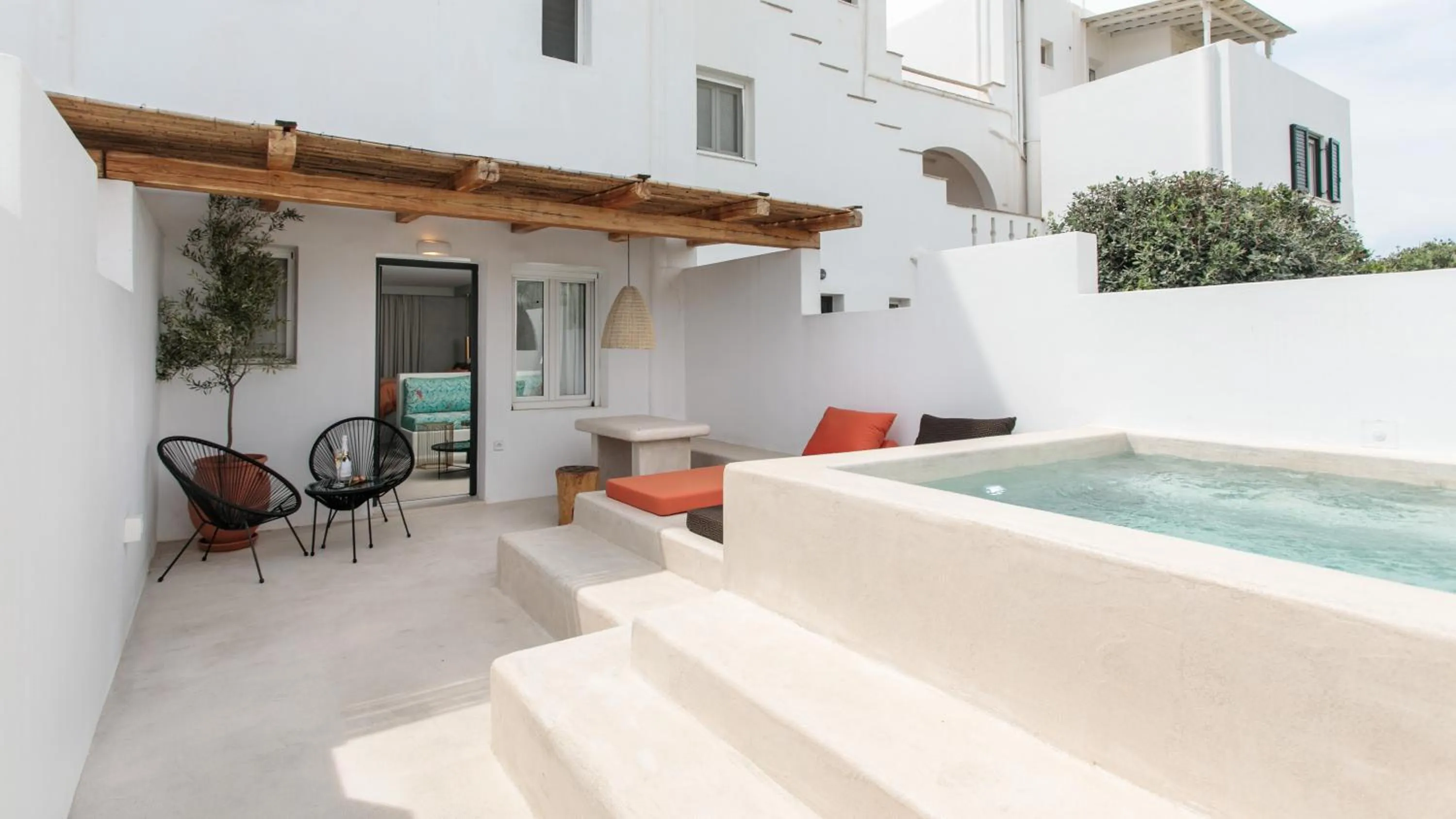 Iphimedeia Luxury Hotel & Suites