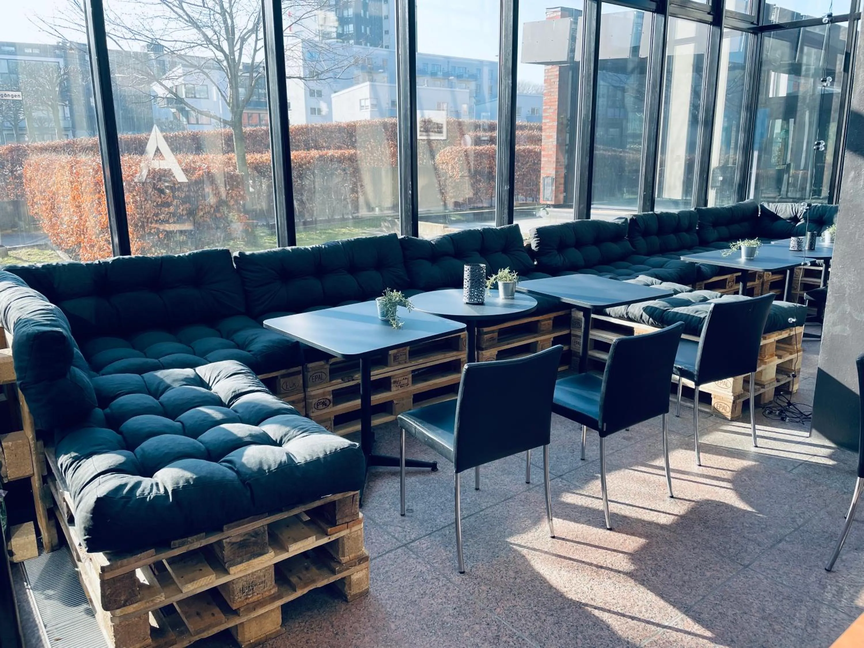 Restaurant/places to eat in Quality Hotel 11 & Eriksbergshallen