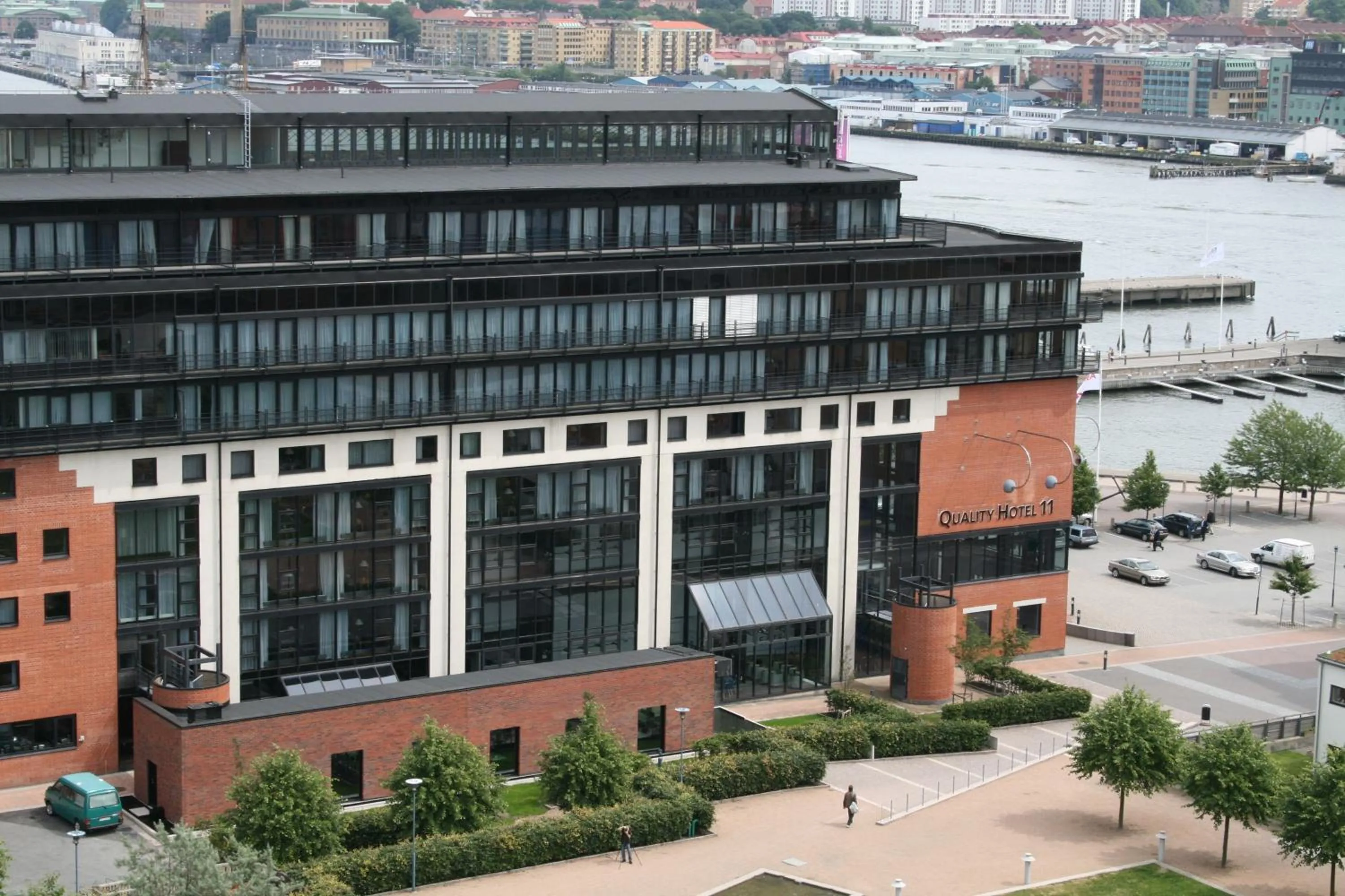 Facade/entrance in Quality Hotel 11 & Eriksbergshallen