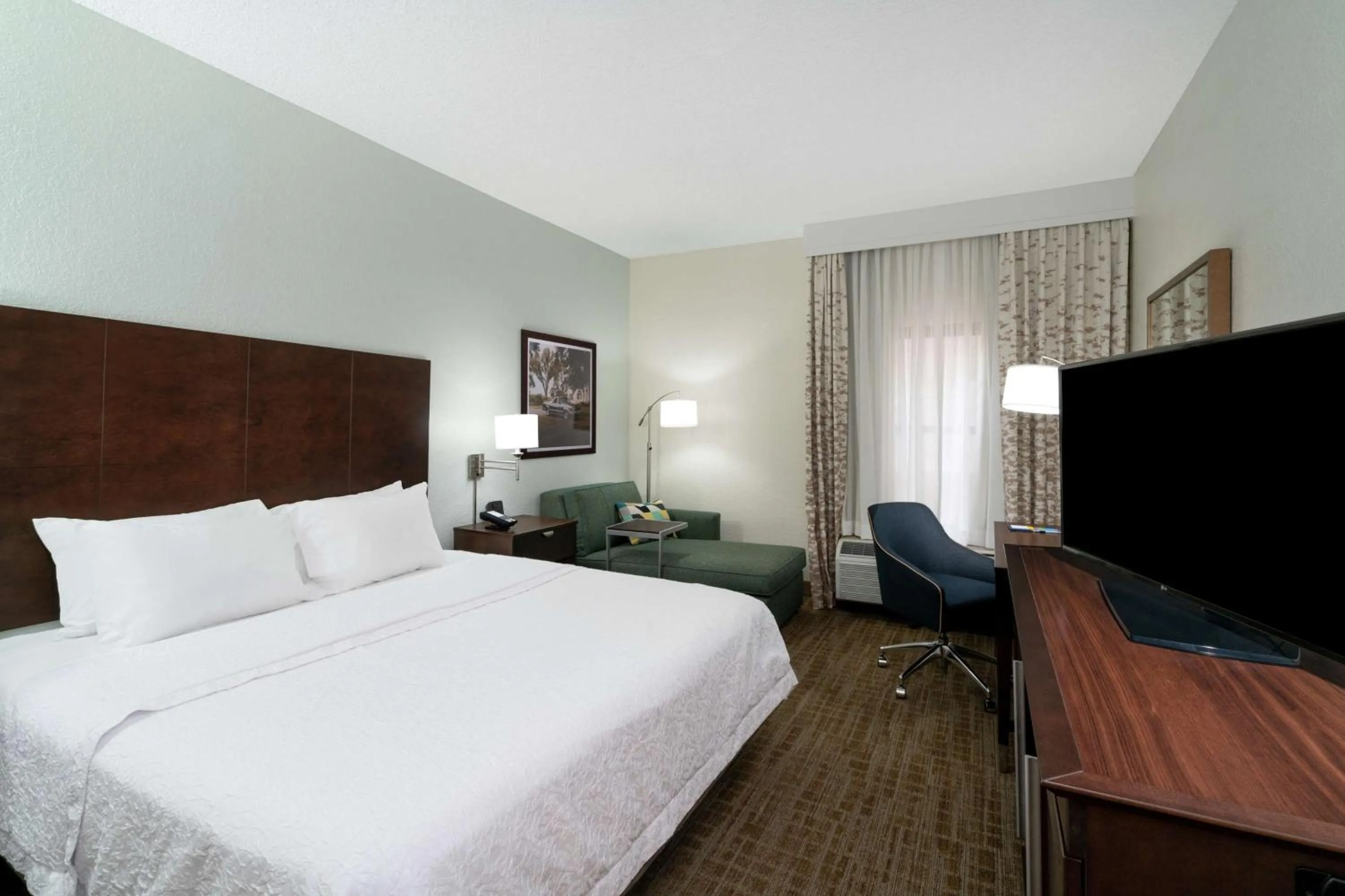 Bedroom, Bed in Hampton Inn & Suites Nashville Franklin