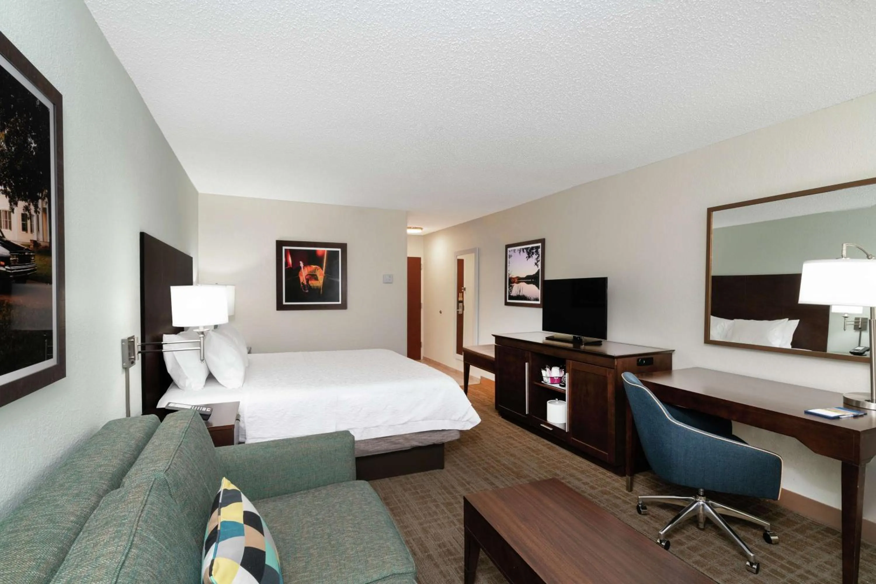 Bedroom, Bed in Hampton Inn & Suites Nashville Franklin