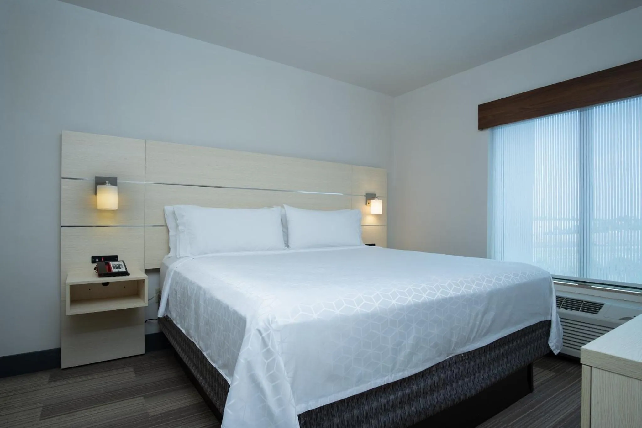 Photo of the whole room, Bed in Holiday Inn Express-International Drive by IHG