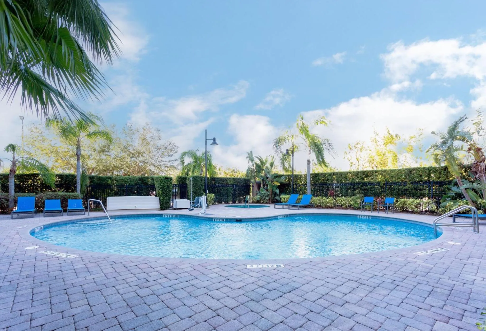 Swimming pool in Holiday Inn Express-International Drive by IHG