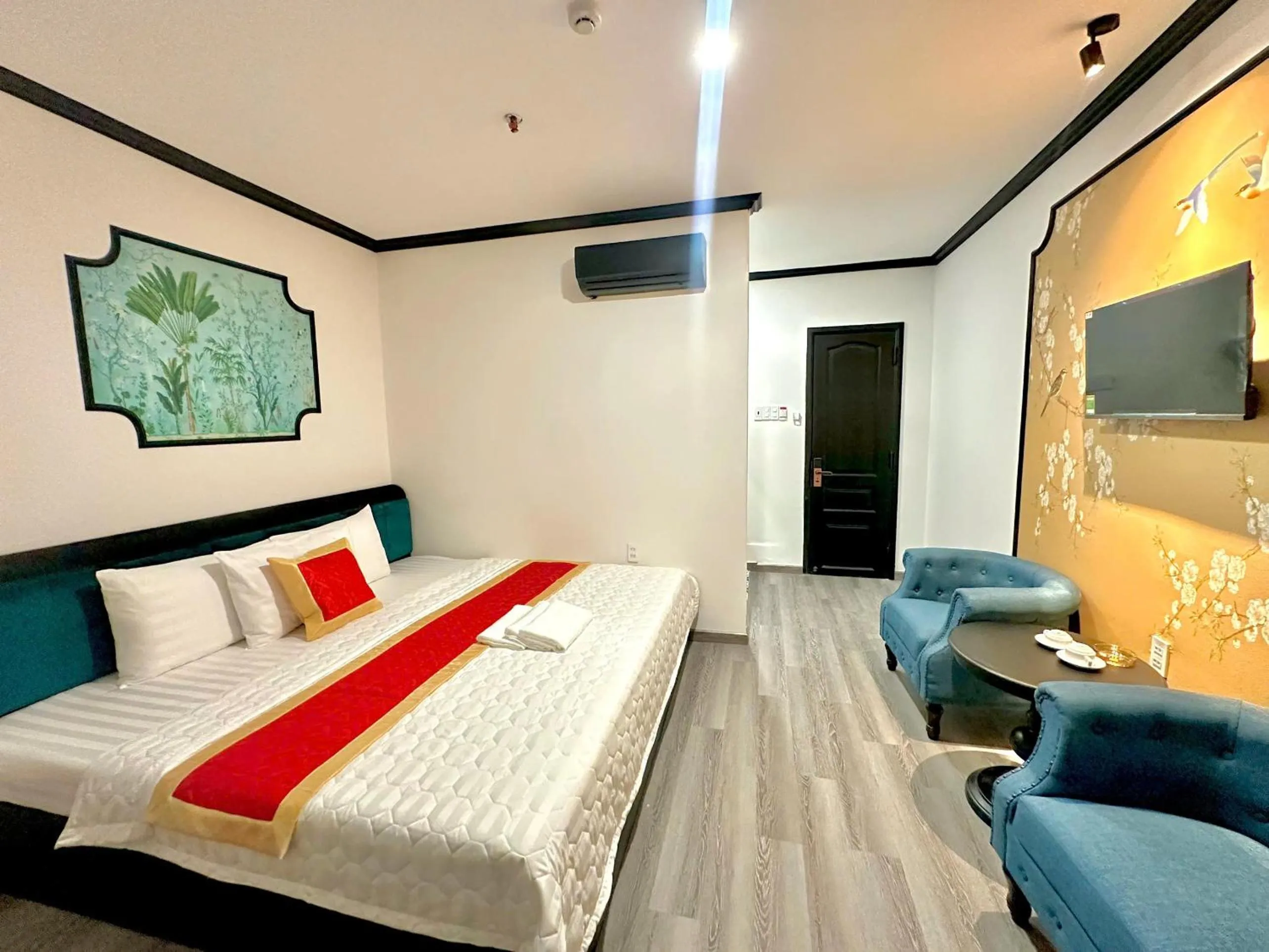 Bed in Phu Gia Hotel 193 Nguyen Thai Hoc