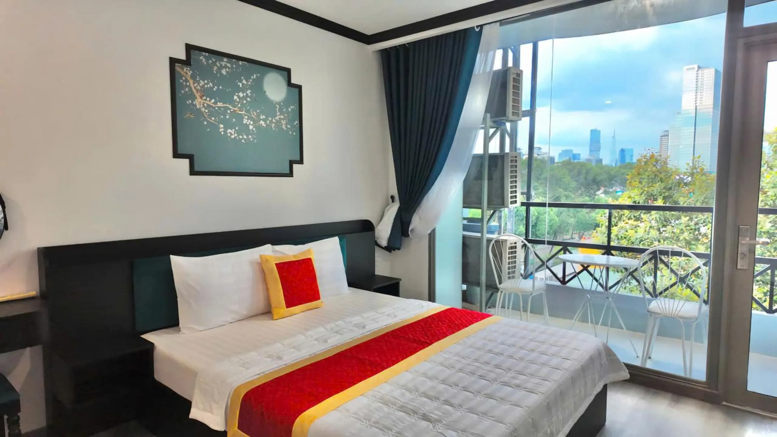 Bed in Phu Gia Hotel 193 Nguyen Thai Hoc