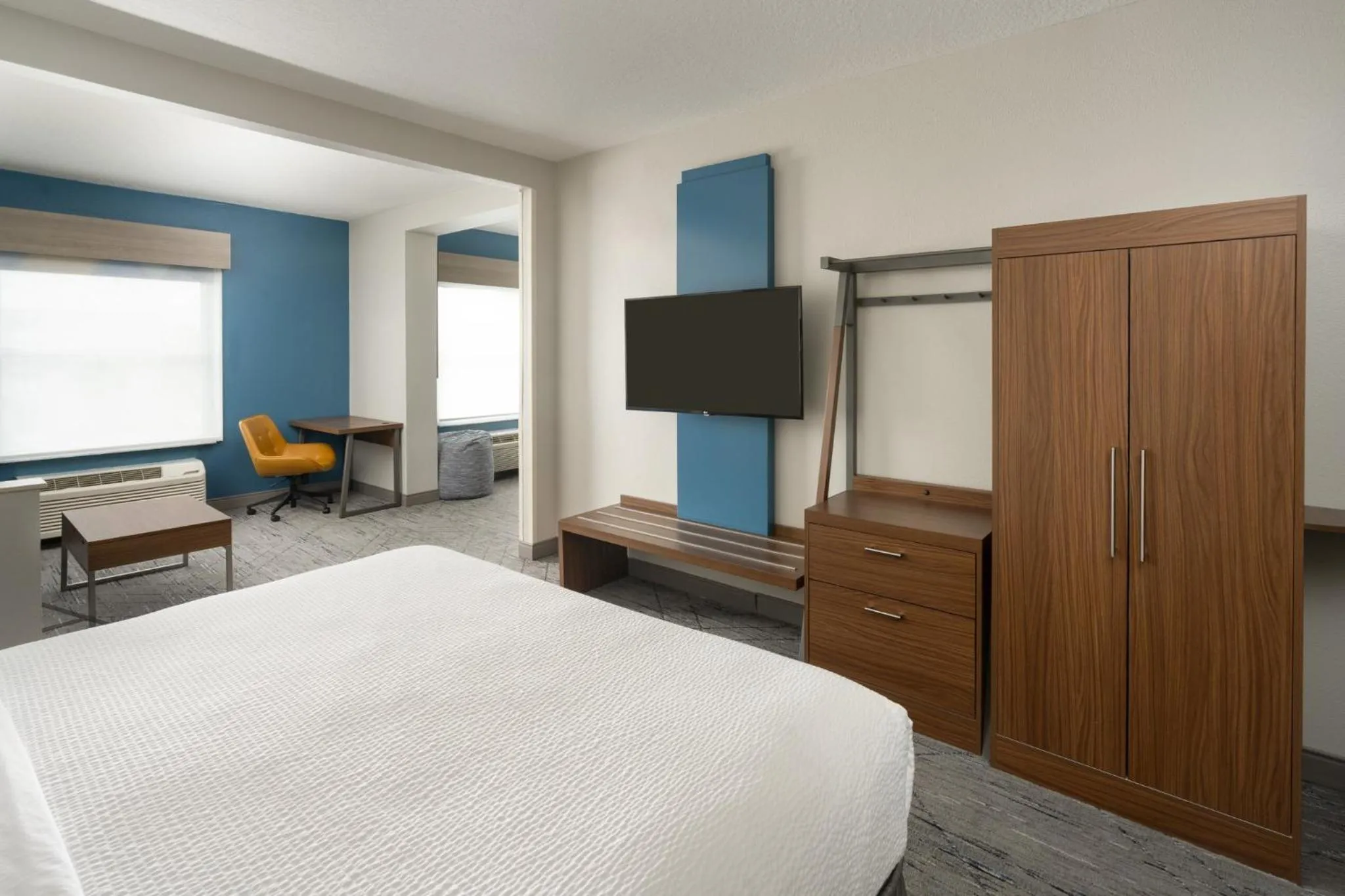 Photo of the whole room, Bed in Holiday Inn Express & Suites Orlando International Airport by IHG