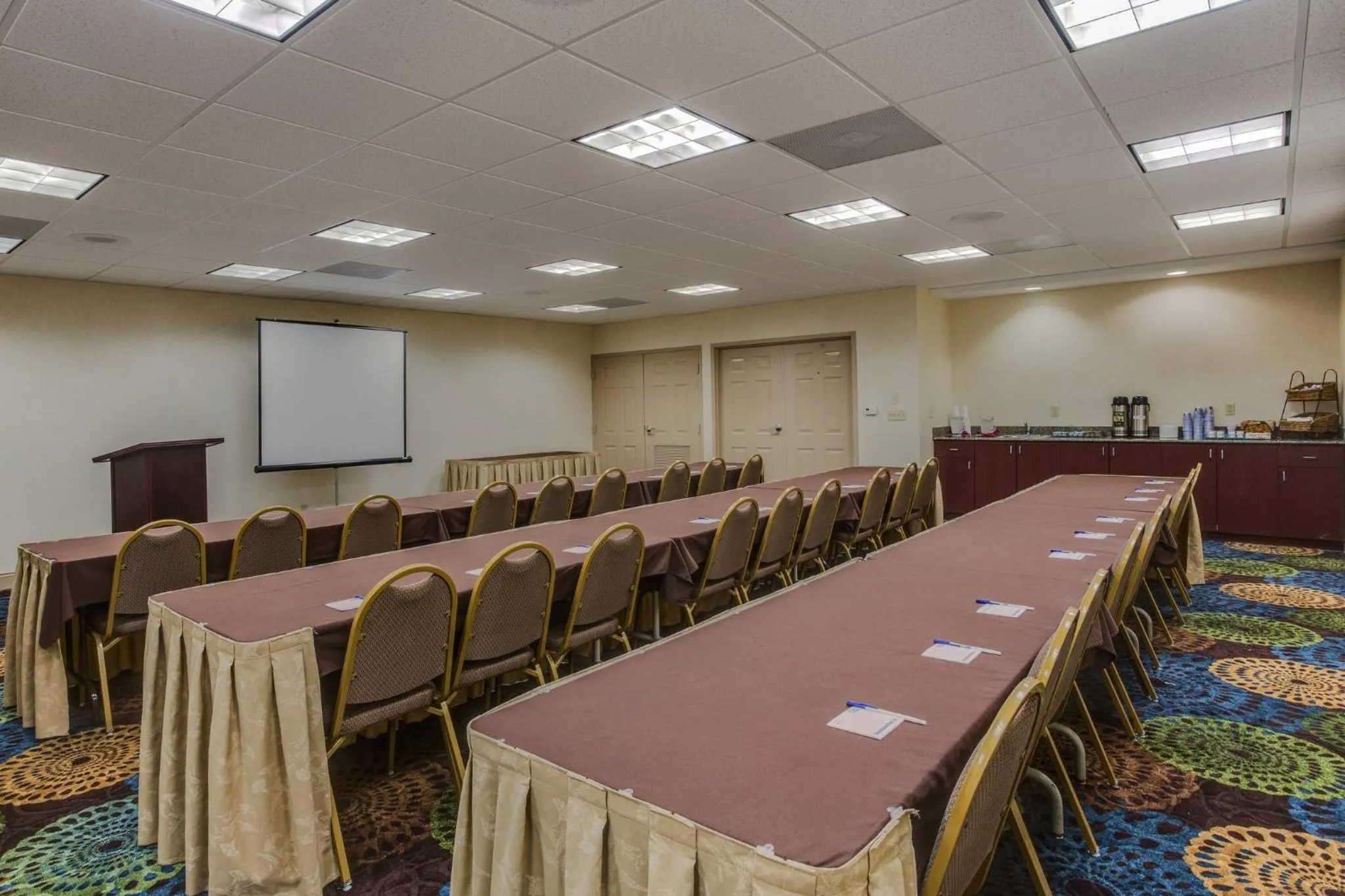 Meeting/conference room in Holiday Inn Express & Suites Orlando International Airport by IHG