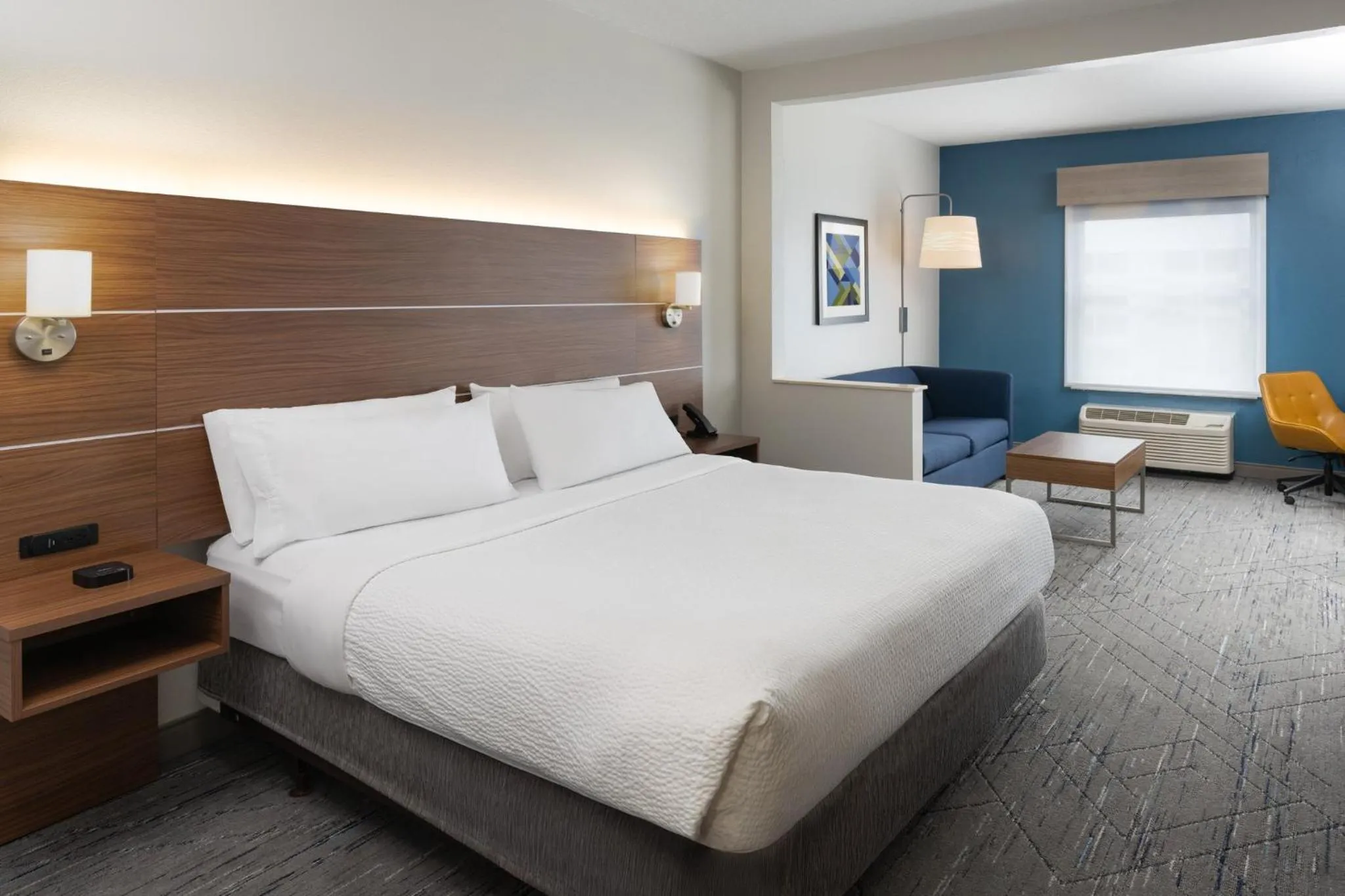 Photo of the whole room, Bed in Holiday Inn Express & Suites Orlando International Airport by IHG