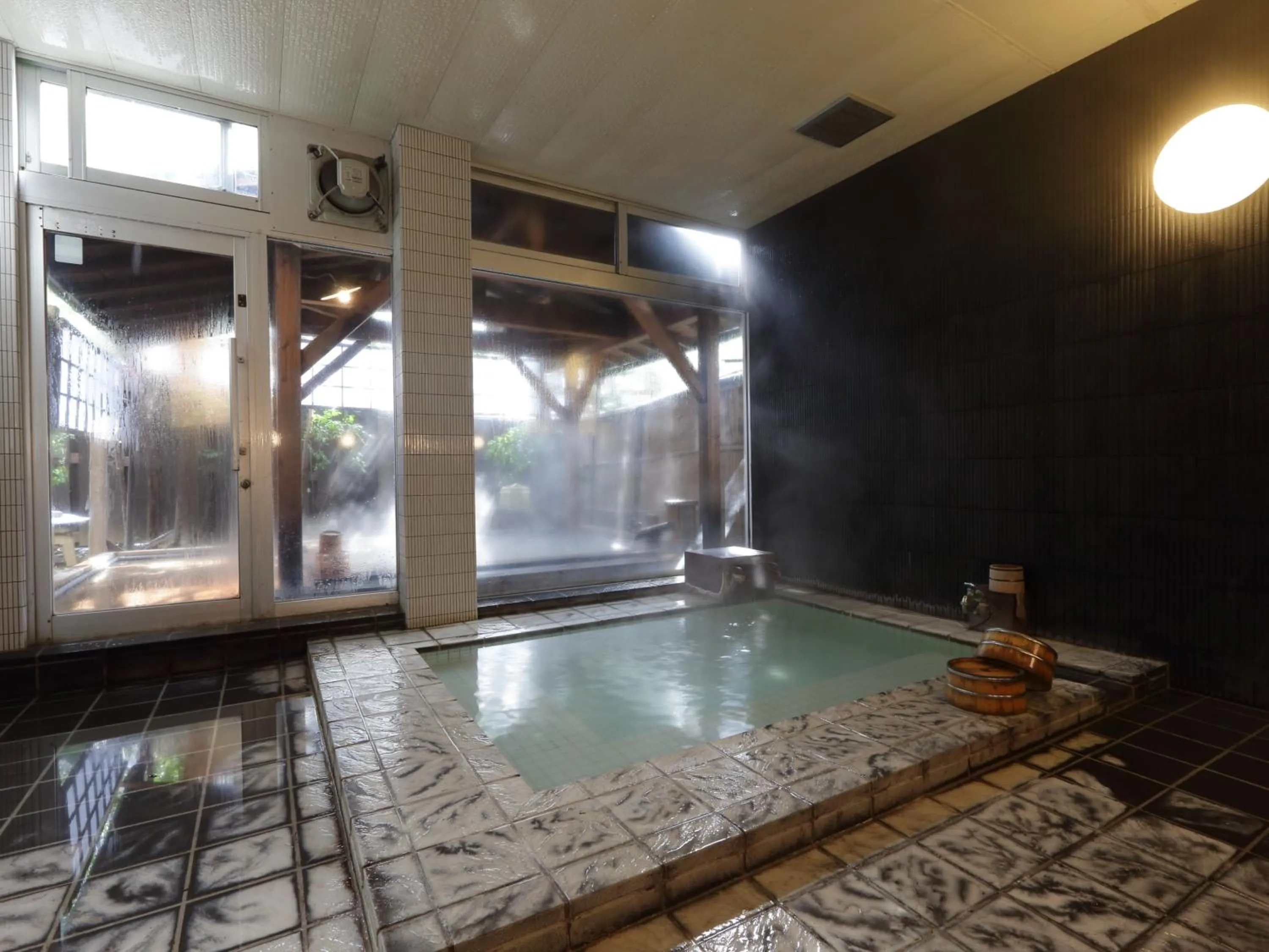 Public Bath in Hanakanzashi