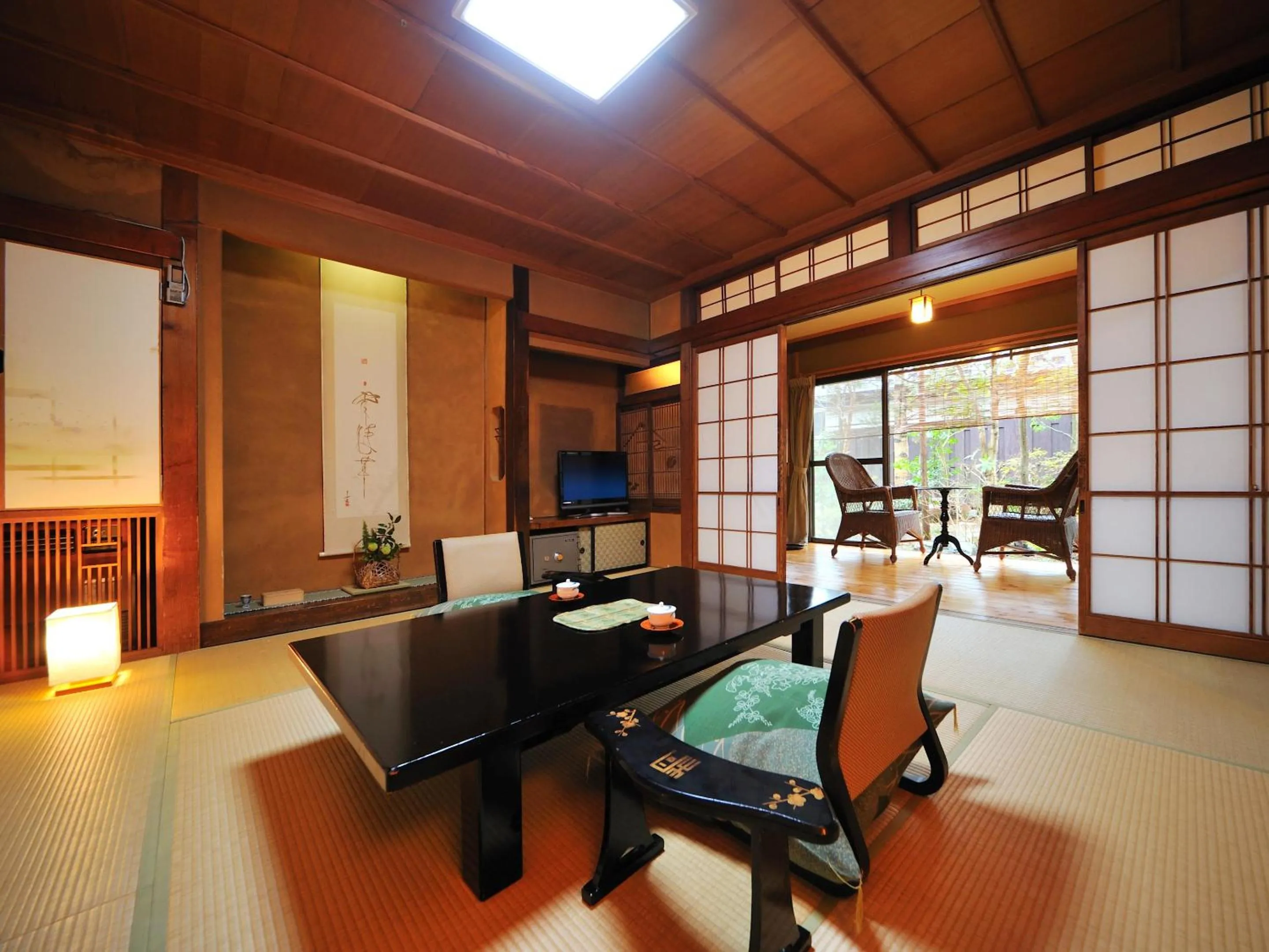 Photo of the whole room in Hanakanzashi