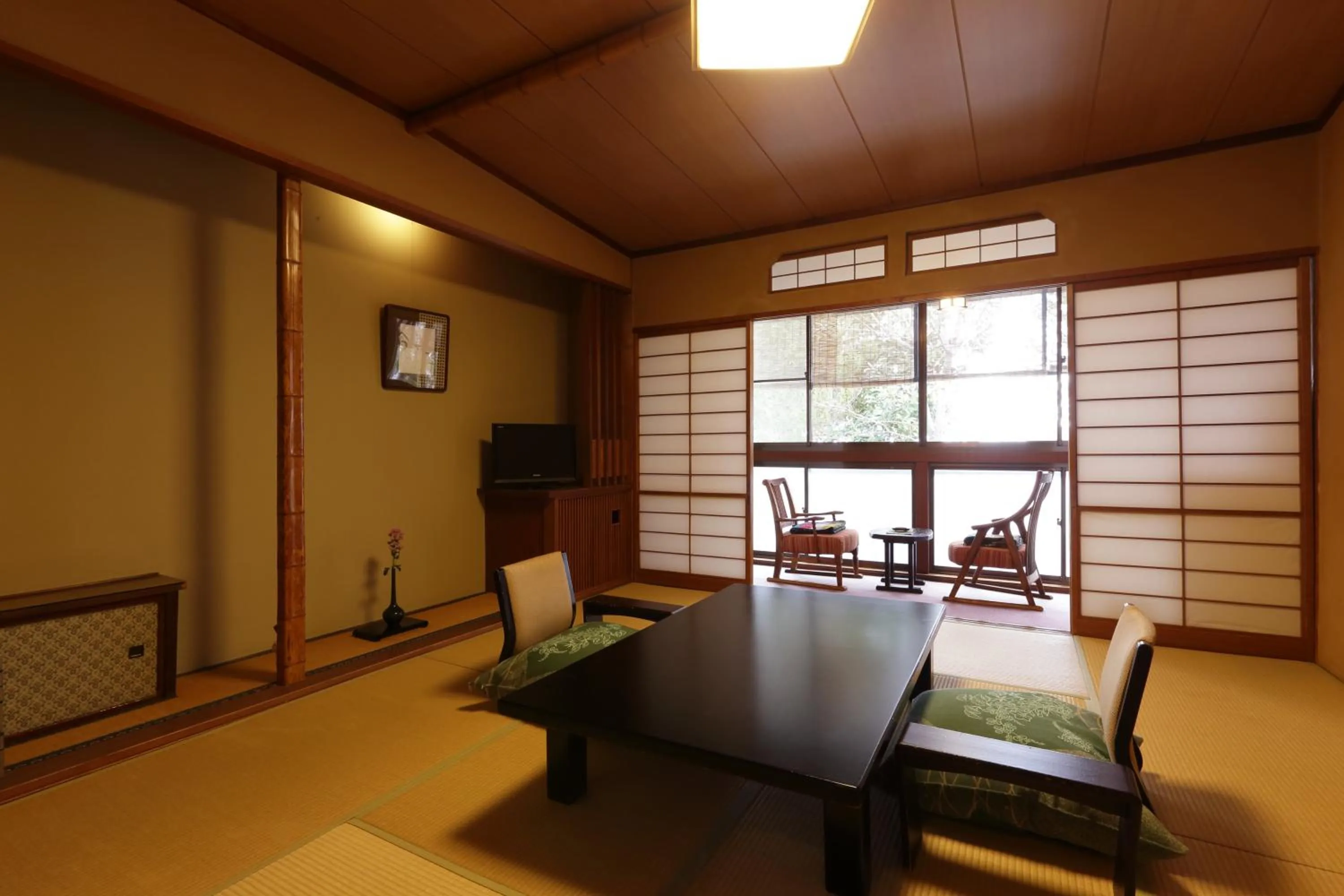 Photo of the whole room in Hanakanzashi