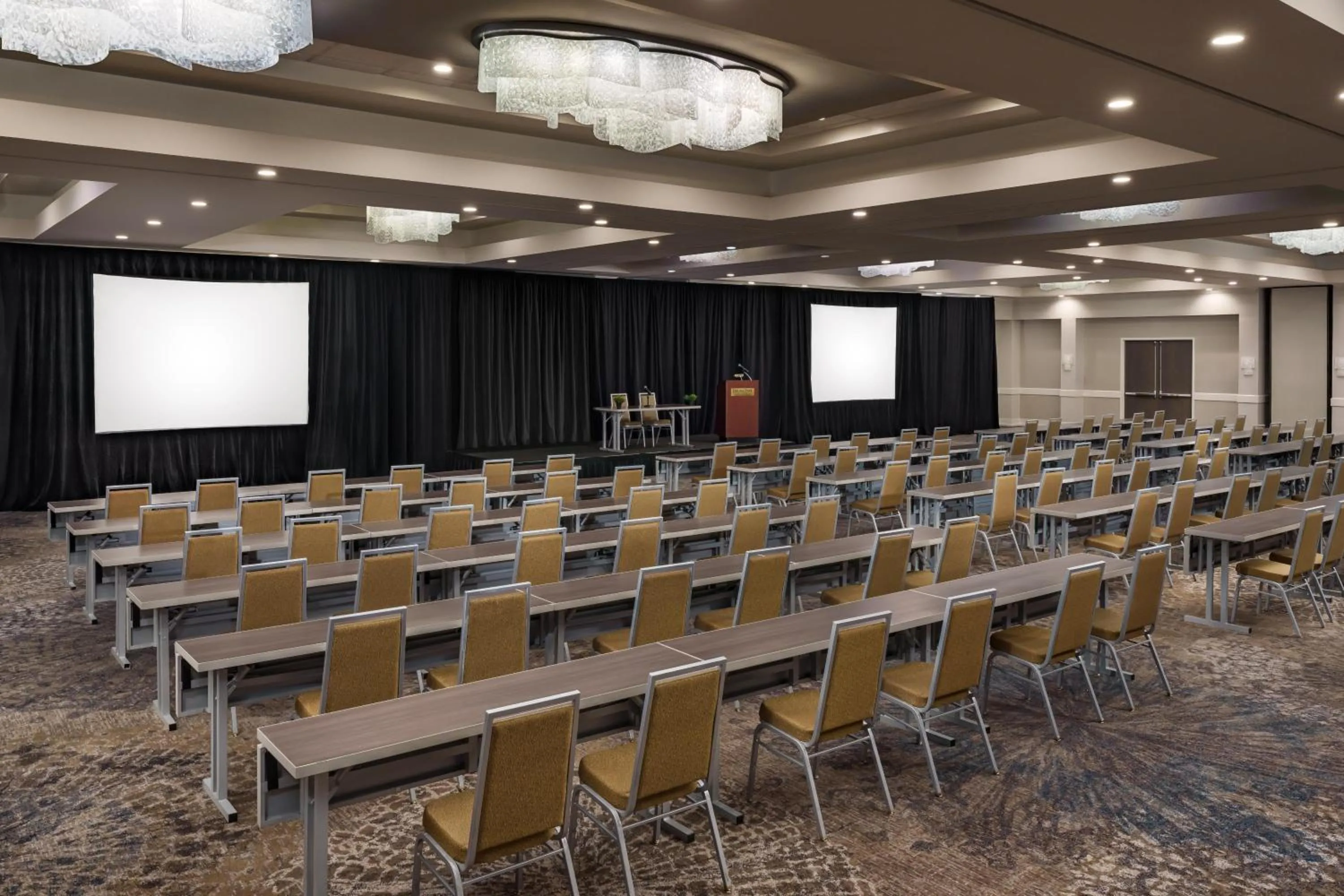 Meeting/conference room in DoubleTree by Hilton Orlando Airport Hotel