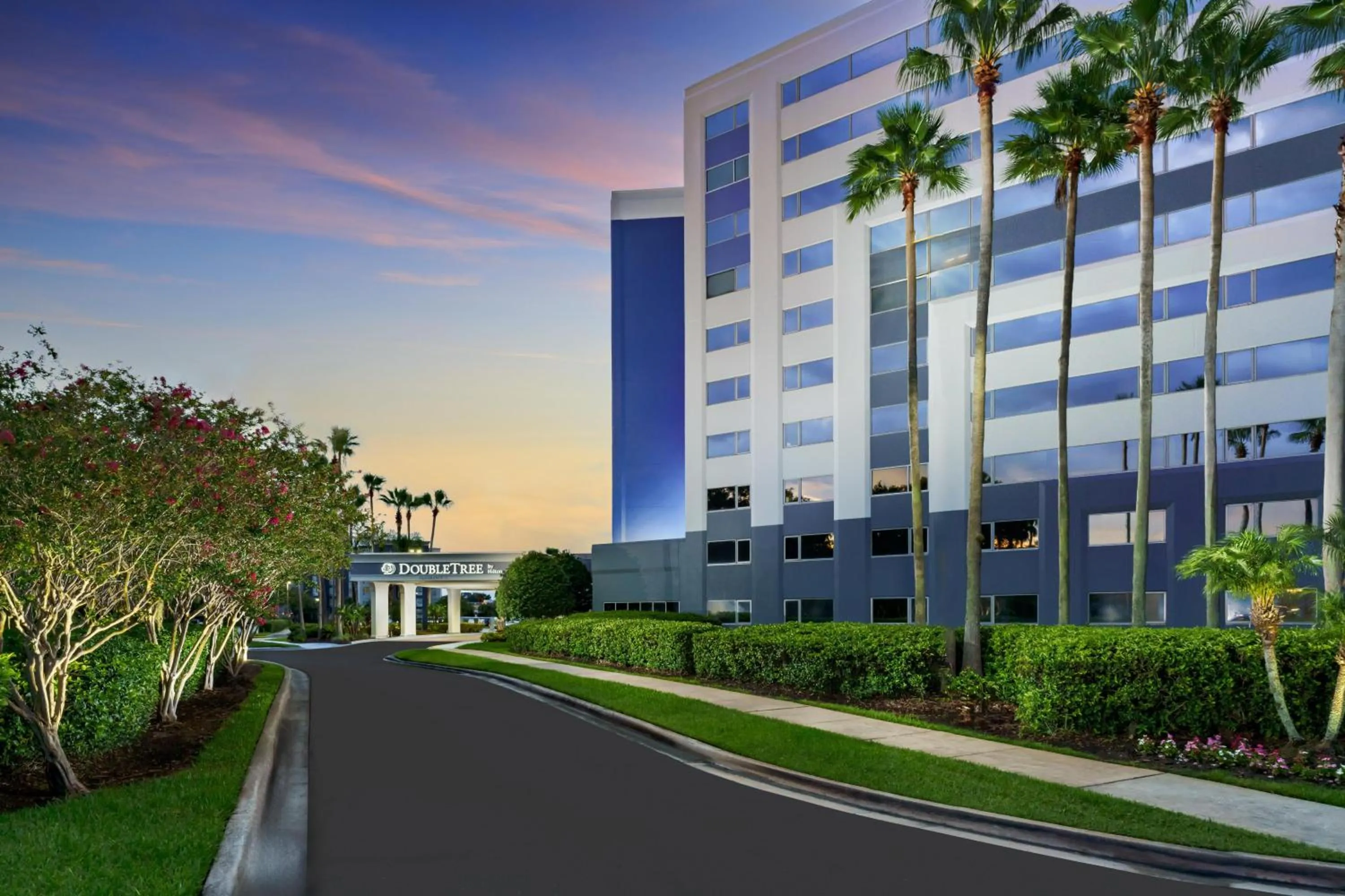 Property building in DoubleTree by Hilton Orlando Airport Hotel