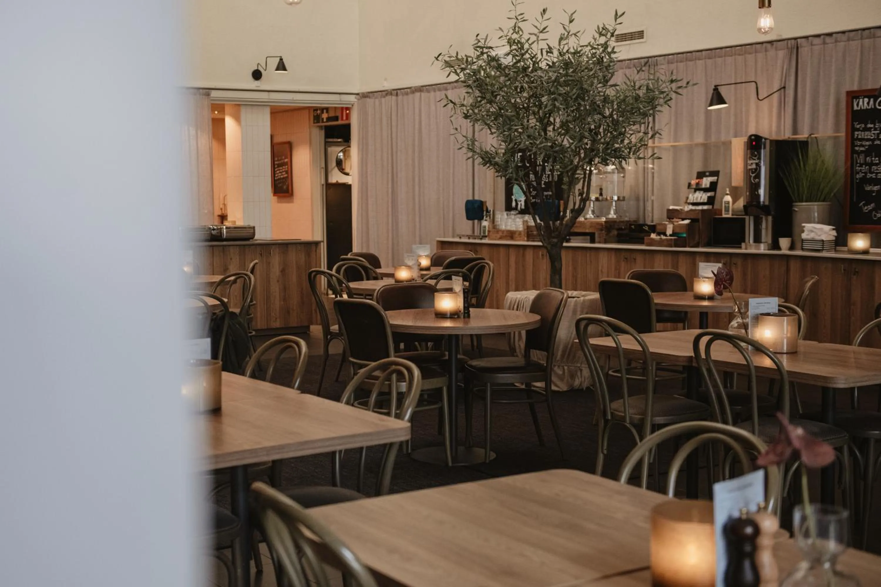 Dining area in Home Hotel Odin