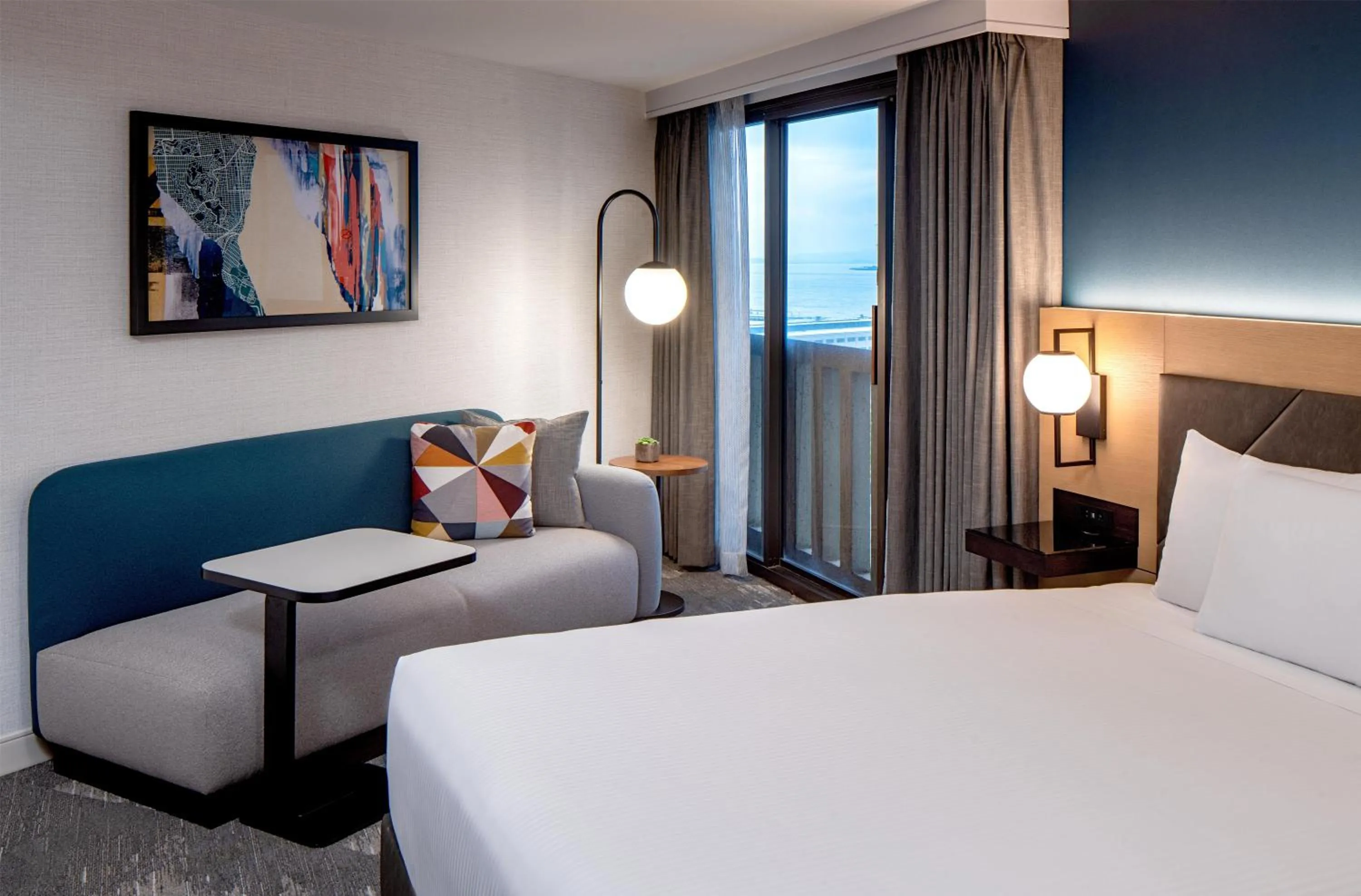 Bedroom, Bed in Hyatt Regency San Francisco