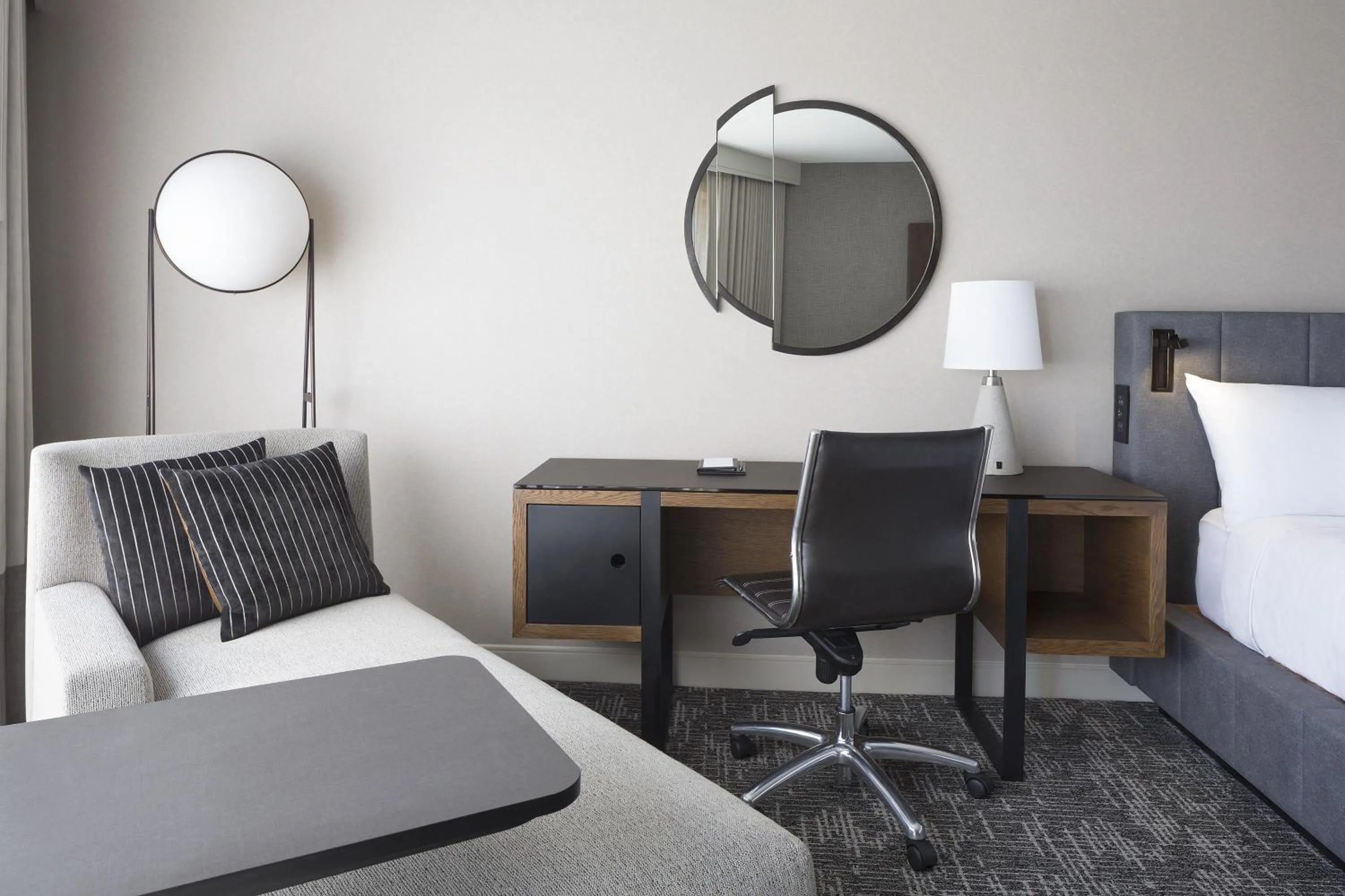 Bedroom, Bed in Hyatt Regency San Francisco