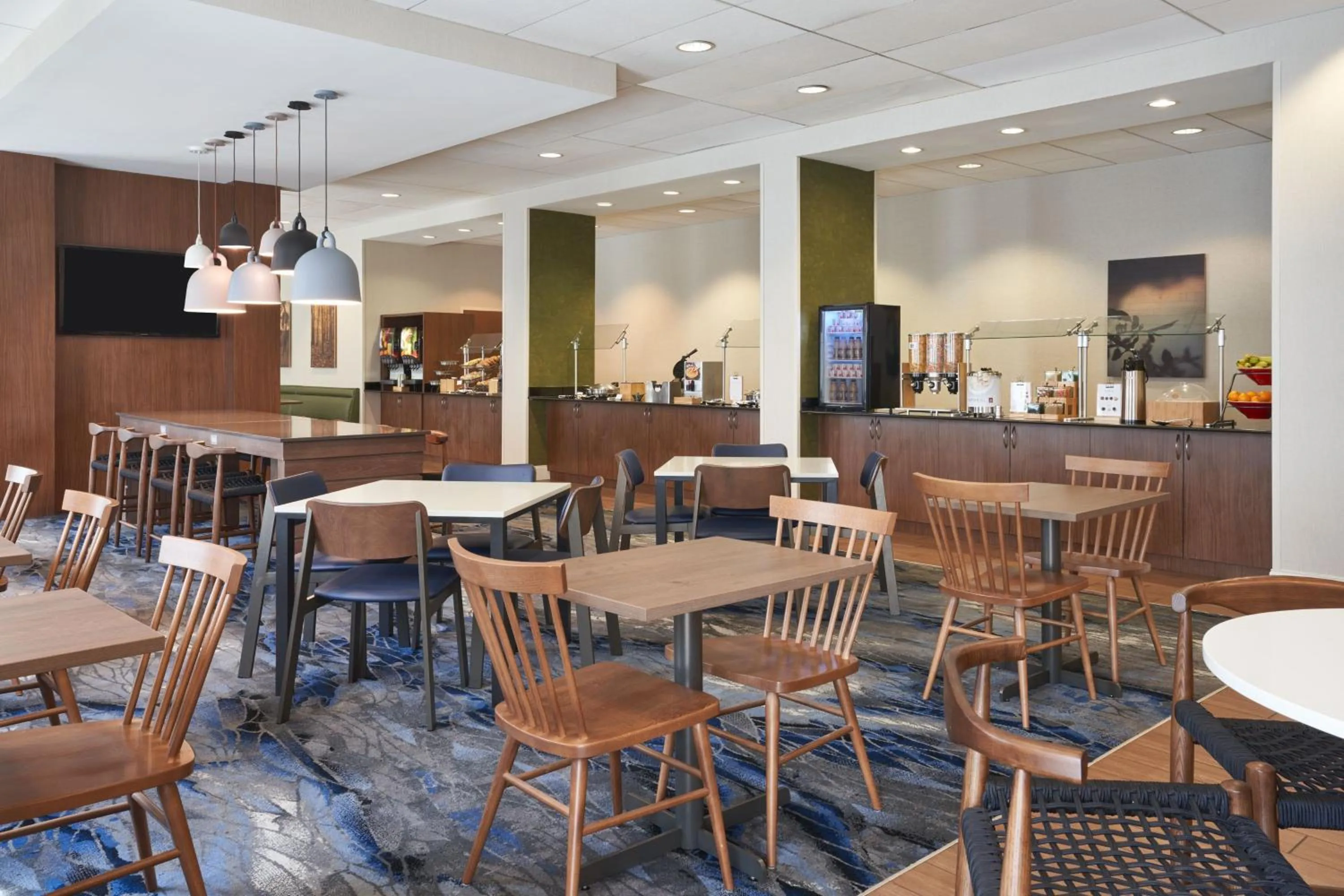 Breakfast in Fairfield Inn & Suites by Marriott Orlando International Drive/Convention Center