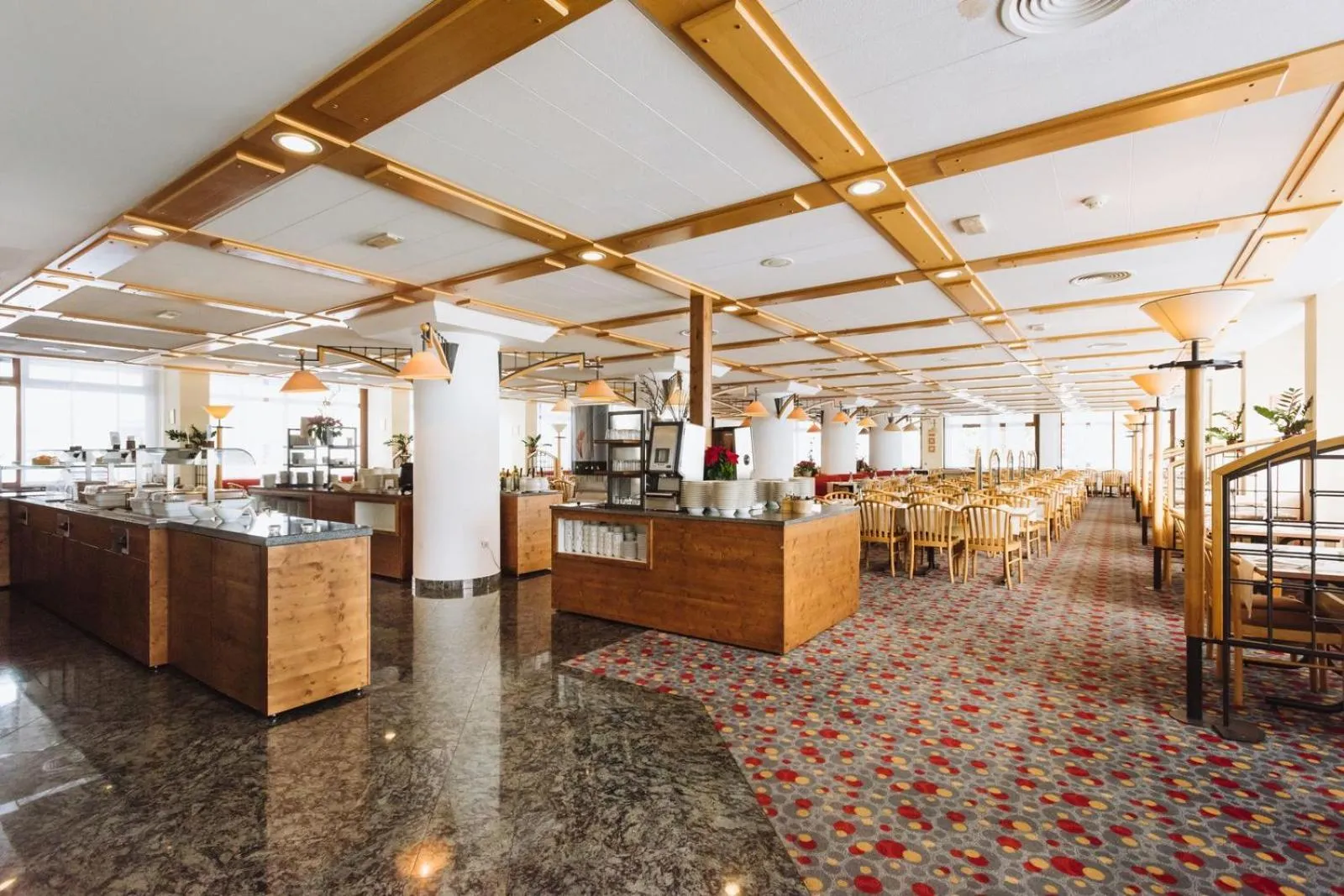 Restaurant/places to eat in Depandansa Brinje