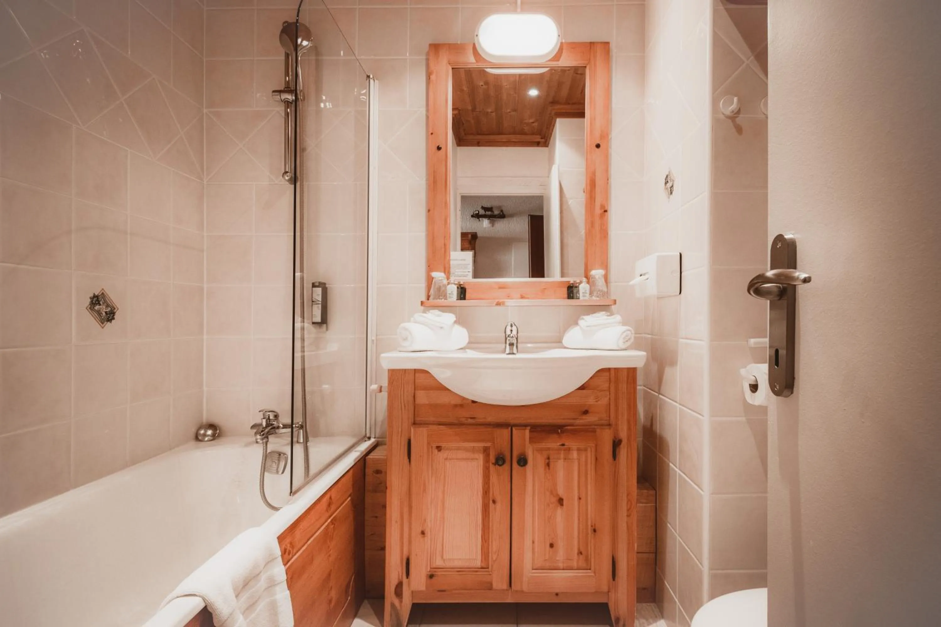 Shower in Hôtel Le Sherpa Val Thorens