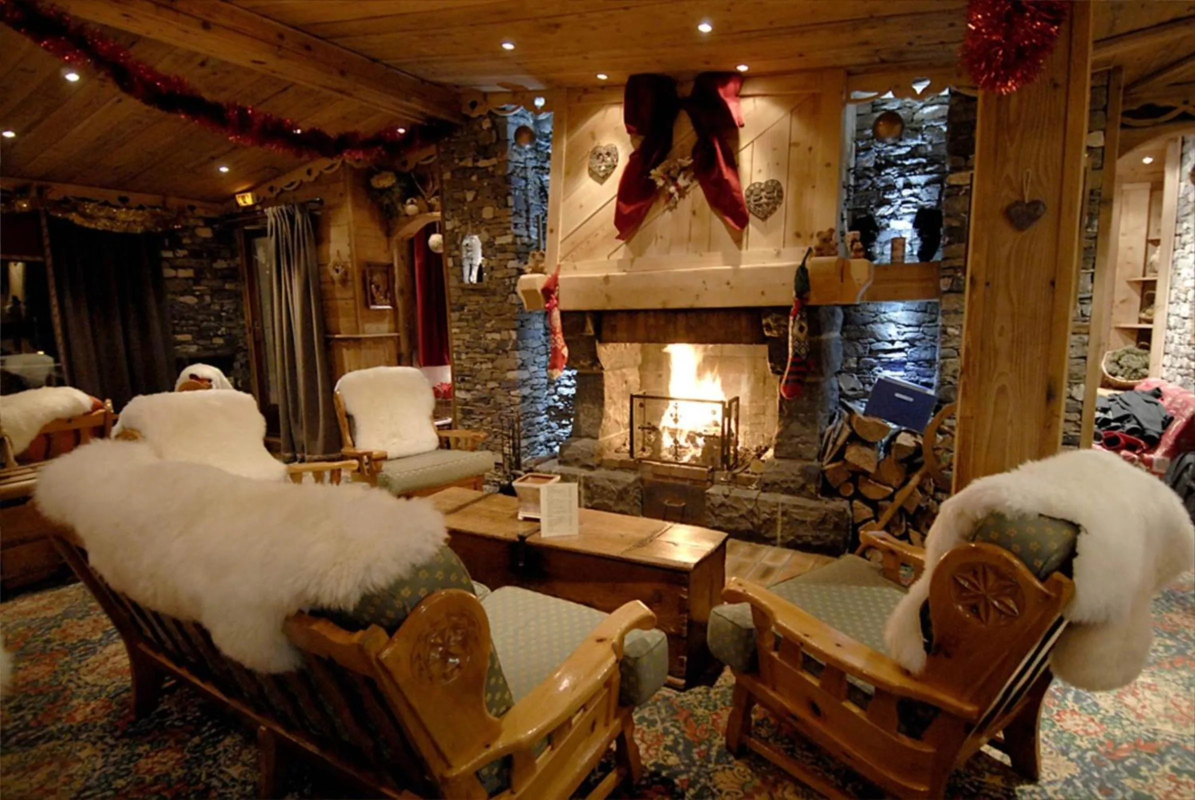 Lounge or bar in Hôtel Le Sherpa Val Thorens