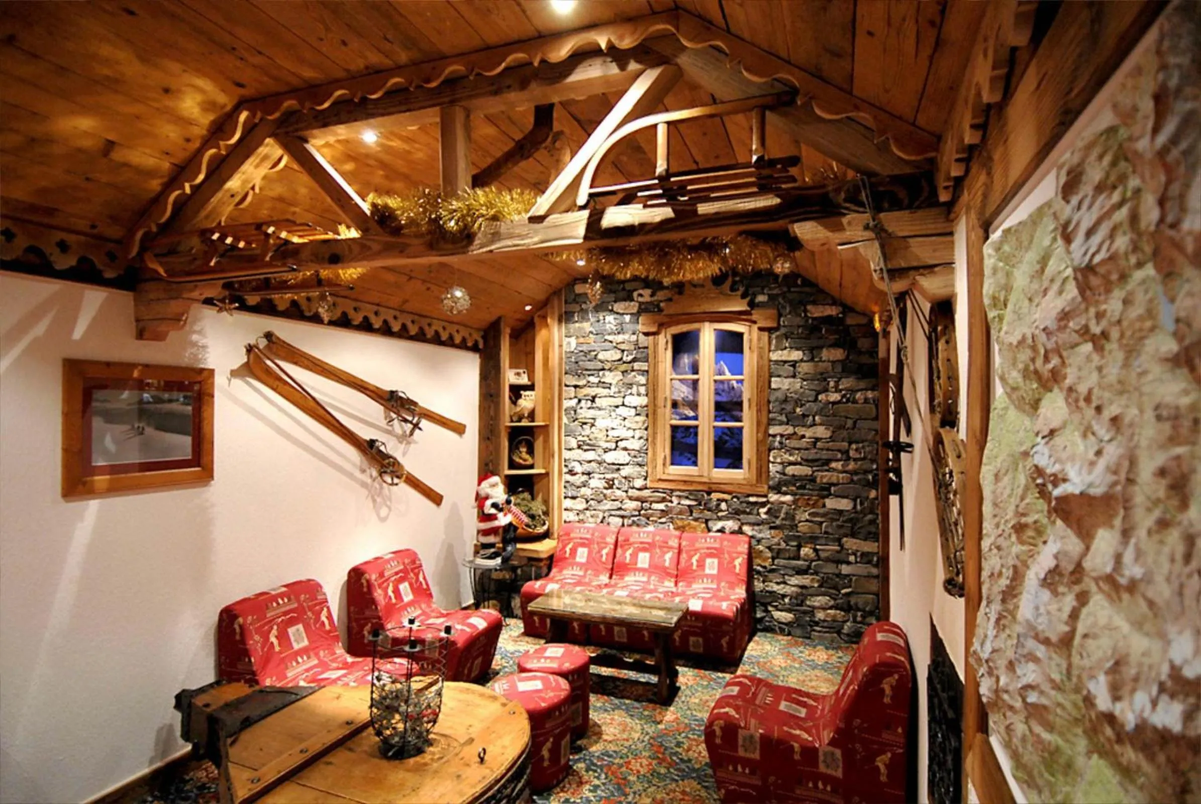 Lounge or bar in Hôtel Le Sherpa Val Thorens