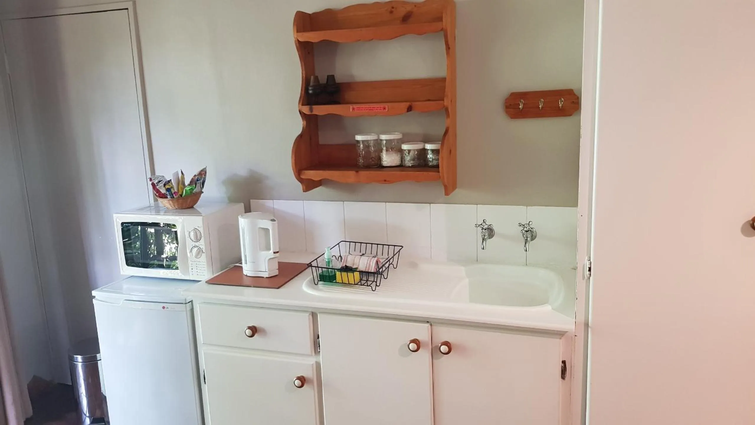 Coffee/tea facilities in Dias Guest House