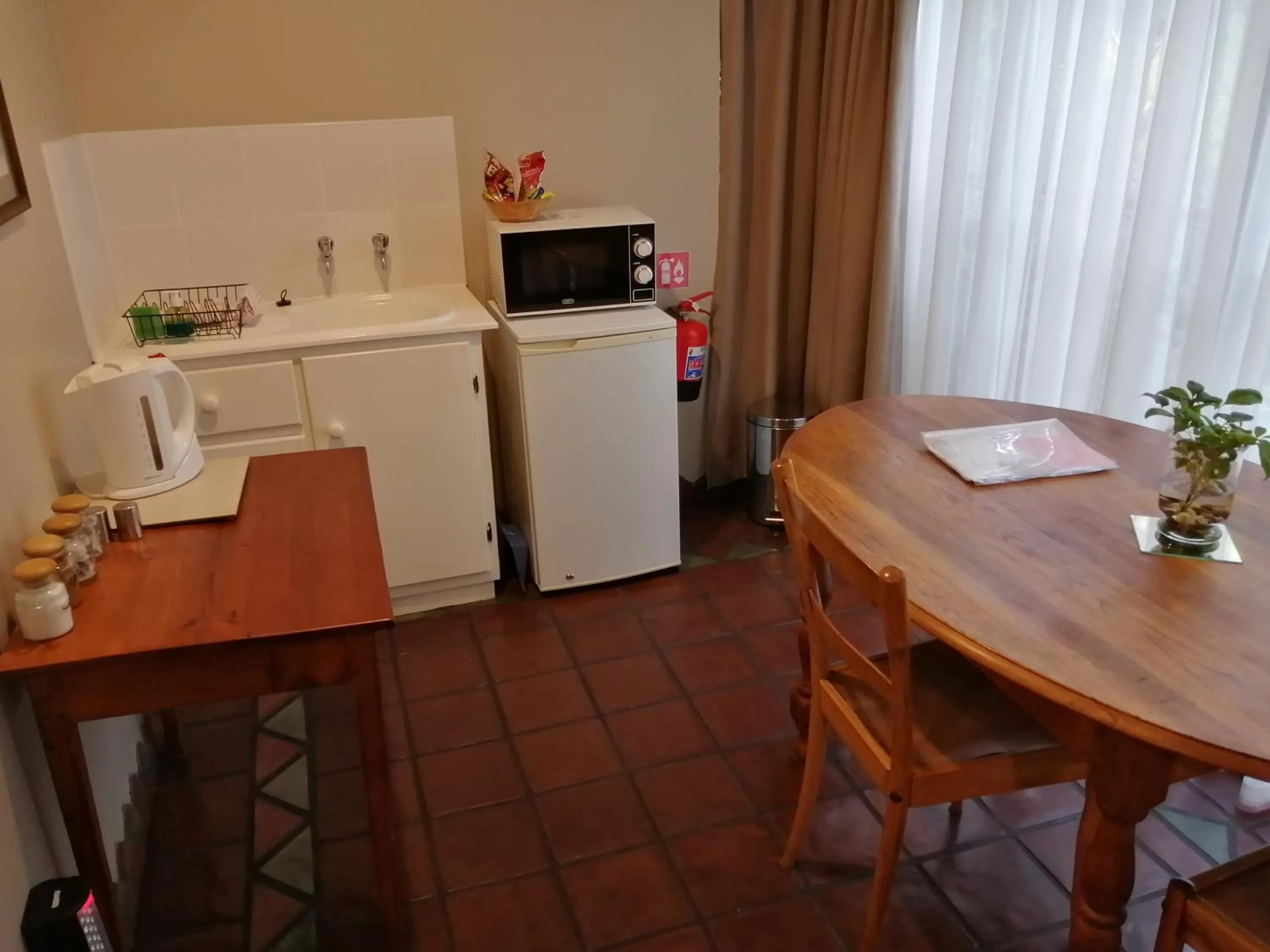 Kitchen or kitchenette in Dias Guest House