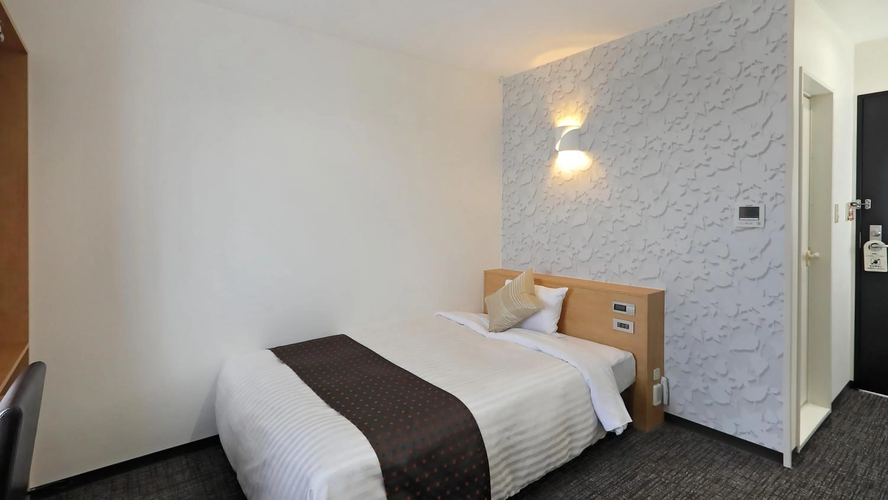 Bed in Hotel Annex Inn