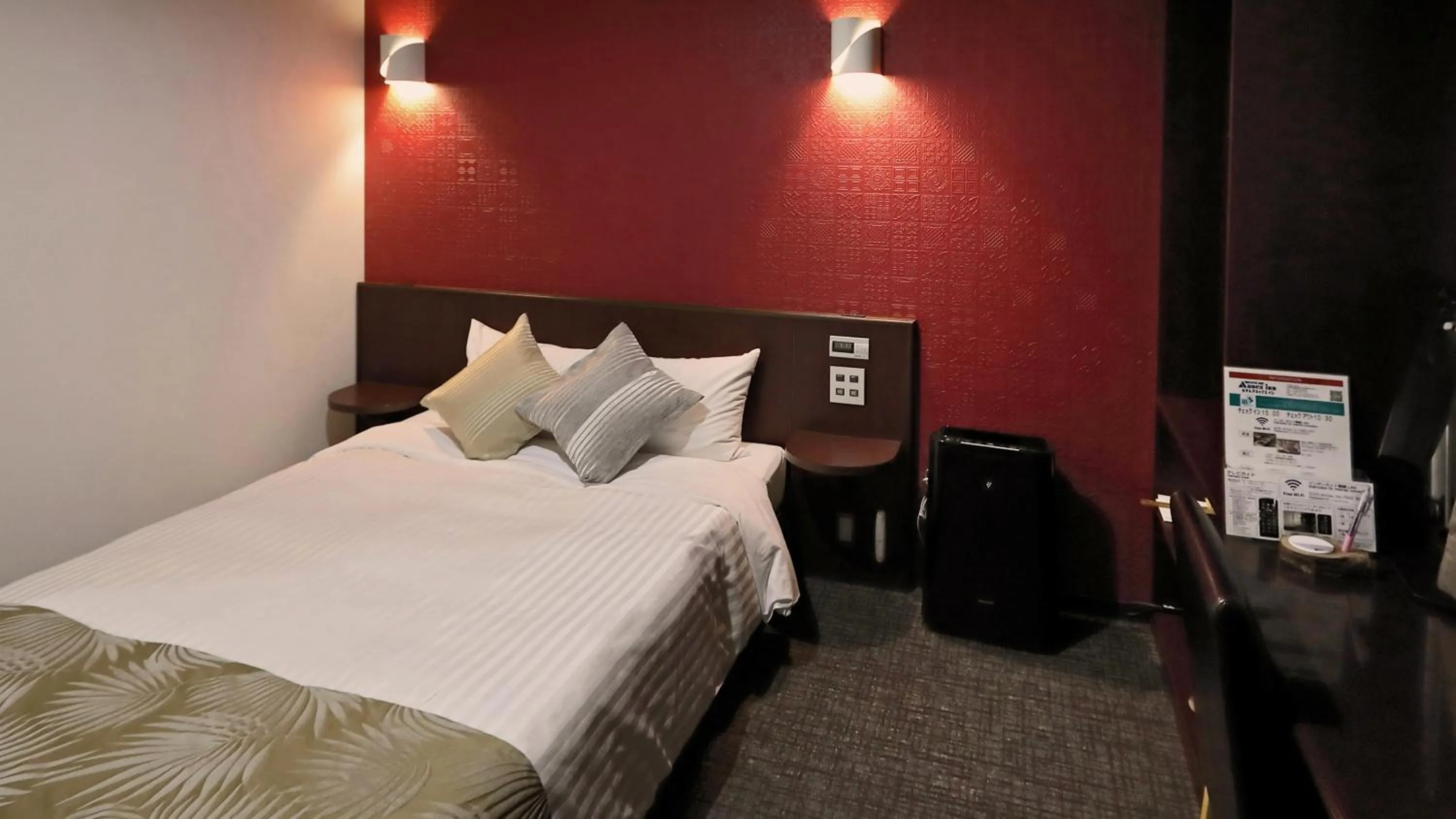 Bed in Hotel Annex Inn